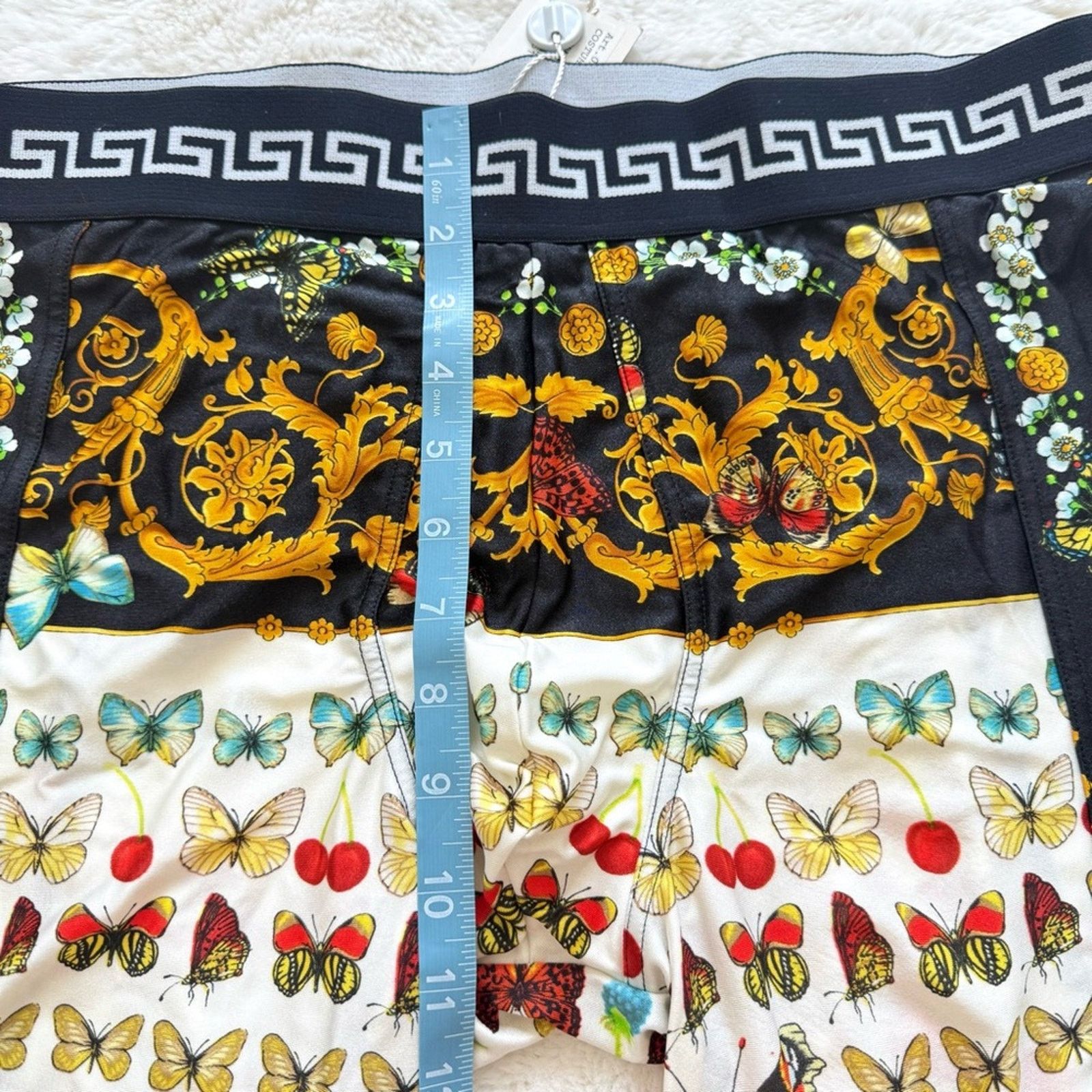 Versace NWT!! Versace men swim shorts size 50IT or L Authentic 380$ Size US 34 / EU 50 - 6 Thumbnail