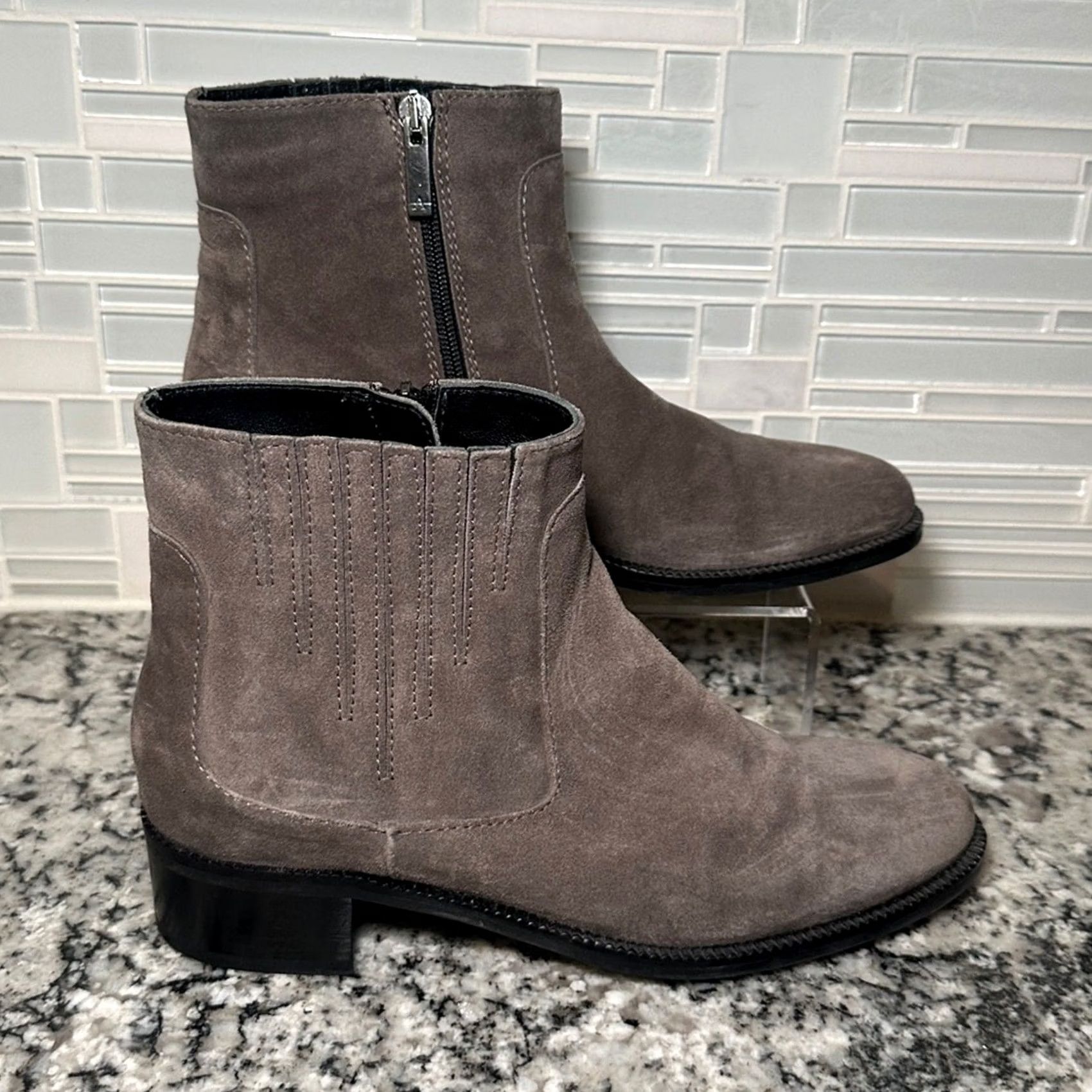 Aquatalia VINTAGE Aquatalia Oribella Suede Made in Italy Ankle Boots 8.5 Gray Women Bootie 6.5" MS7906 Size US 9 / IT 39 - 2 Thumbnail