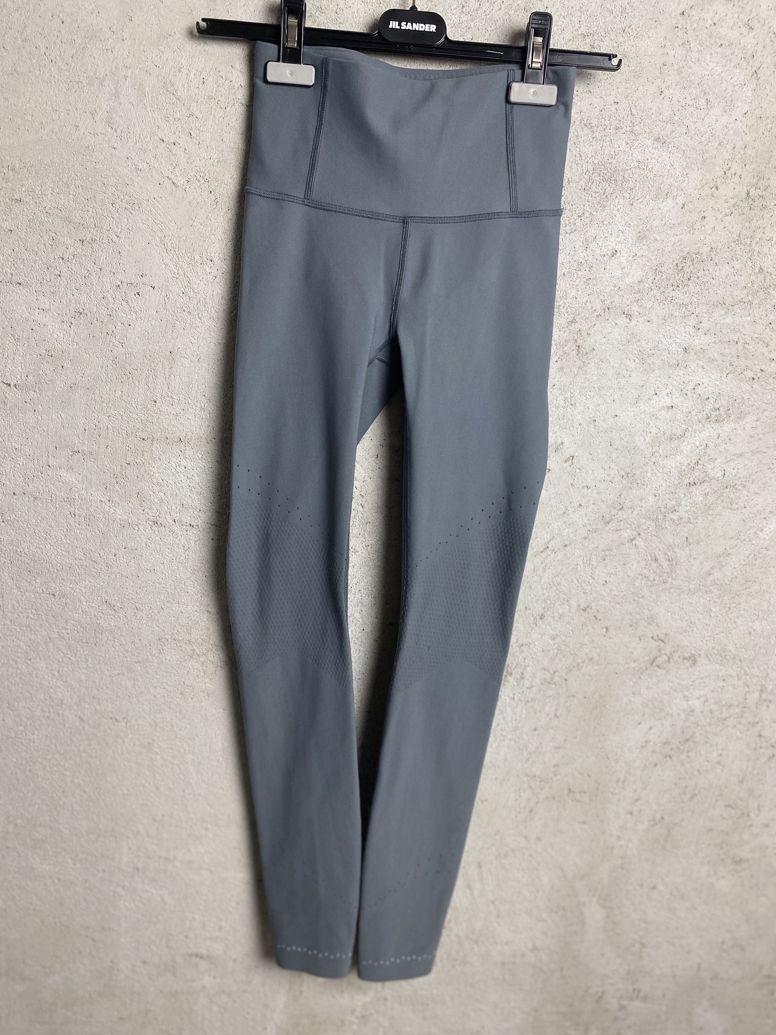 Lululemon Lululemon yoga pilates sport leggings Size 27" / US 4 / IT 40 - 2 Thumbnail