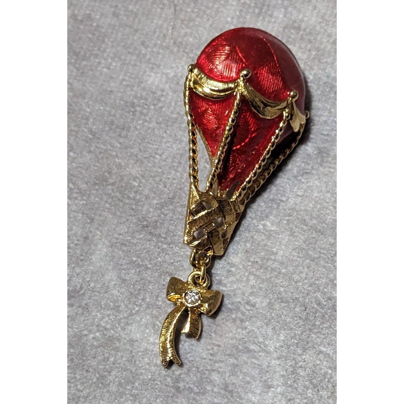 Other Vintage Avon Gold Tone Red Enamel Hot Air Balloon Lapel Pin Size ONE SIZE - 4 Thumbnail