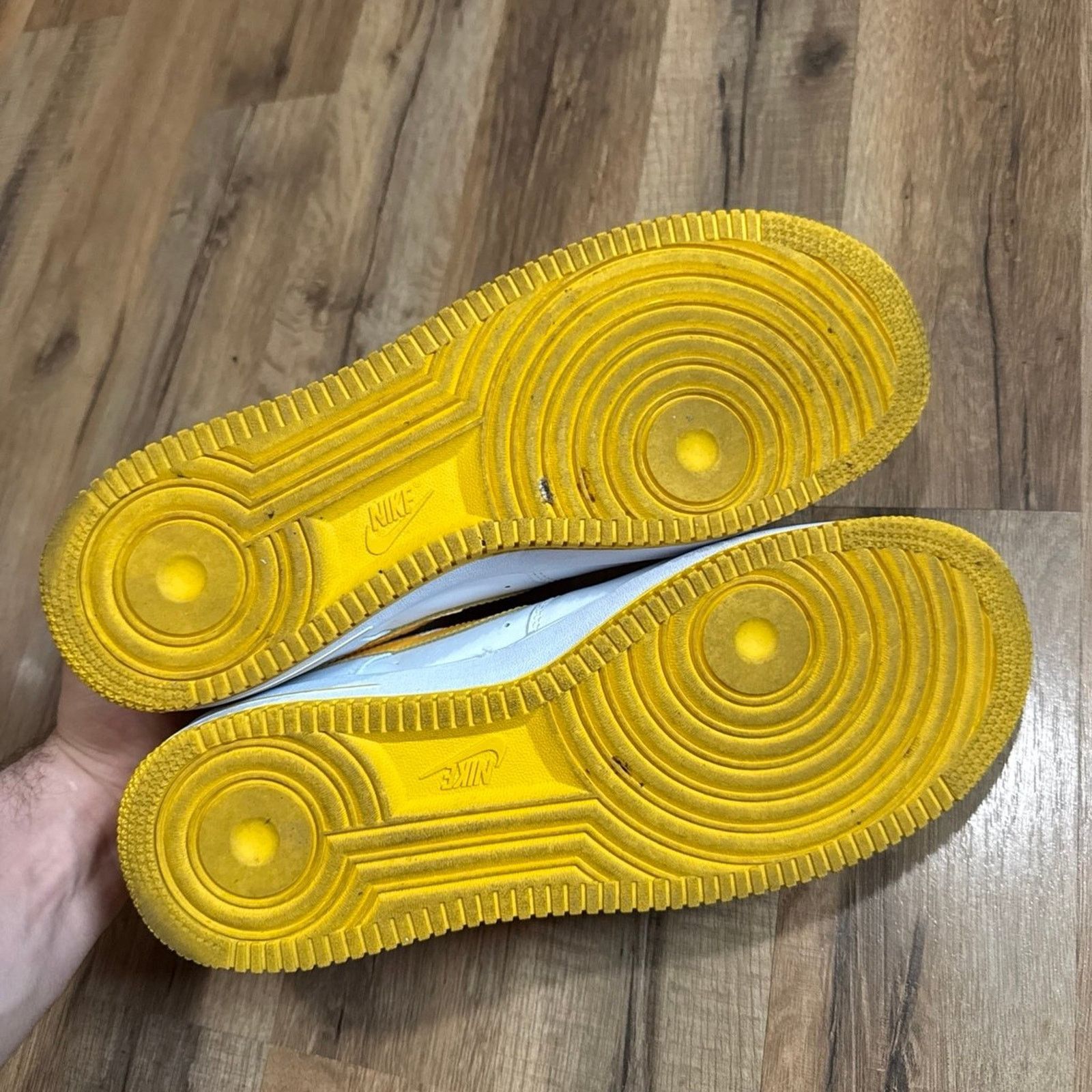 Nike 2009 Nike Air Force 1 White varsity Maize Size US 10.5 / EU 43-44 - 6 Thumbnail