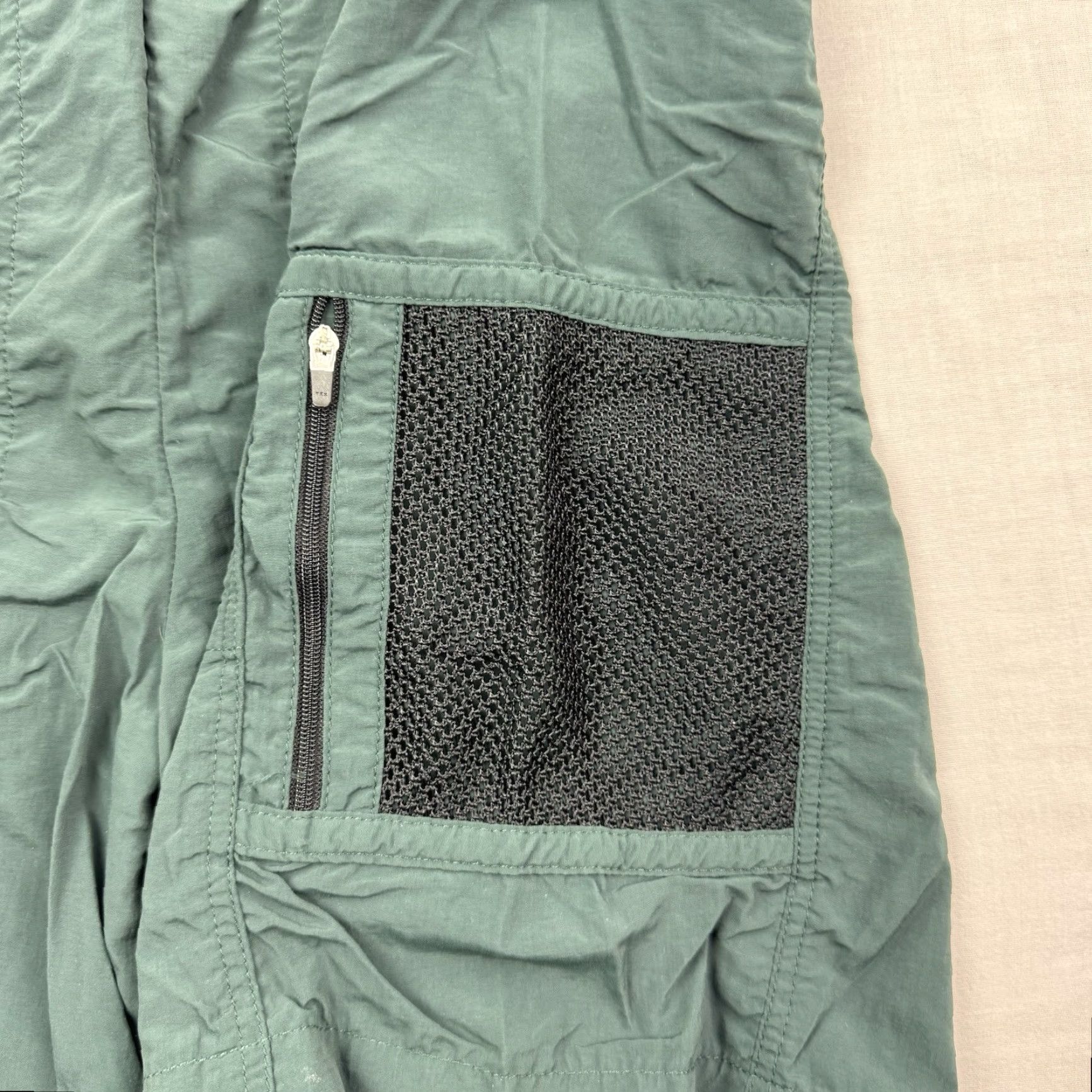 Vintage VINTAGE TravelSmith Cargo Shorts Adult Small Green Outdoor Hiking 90s Mens Size US 29 - 6 Thumbnail