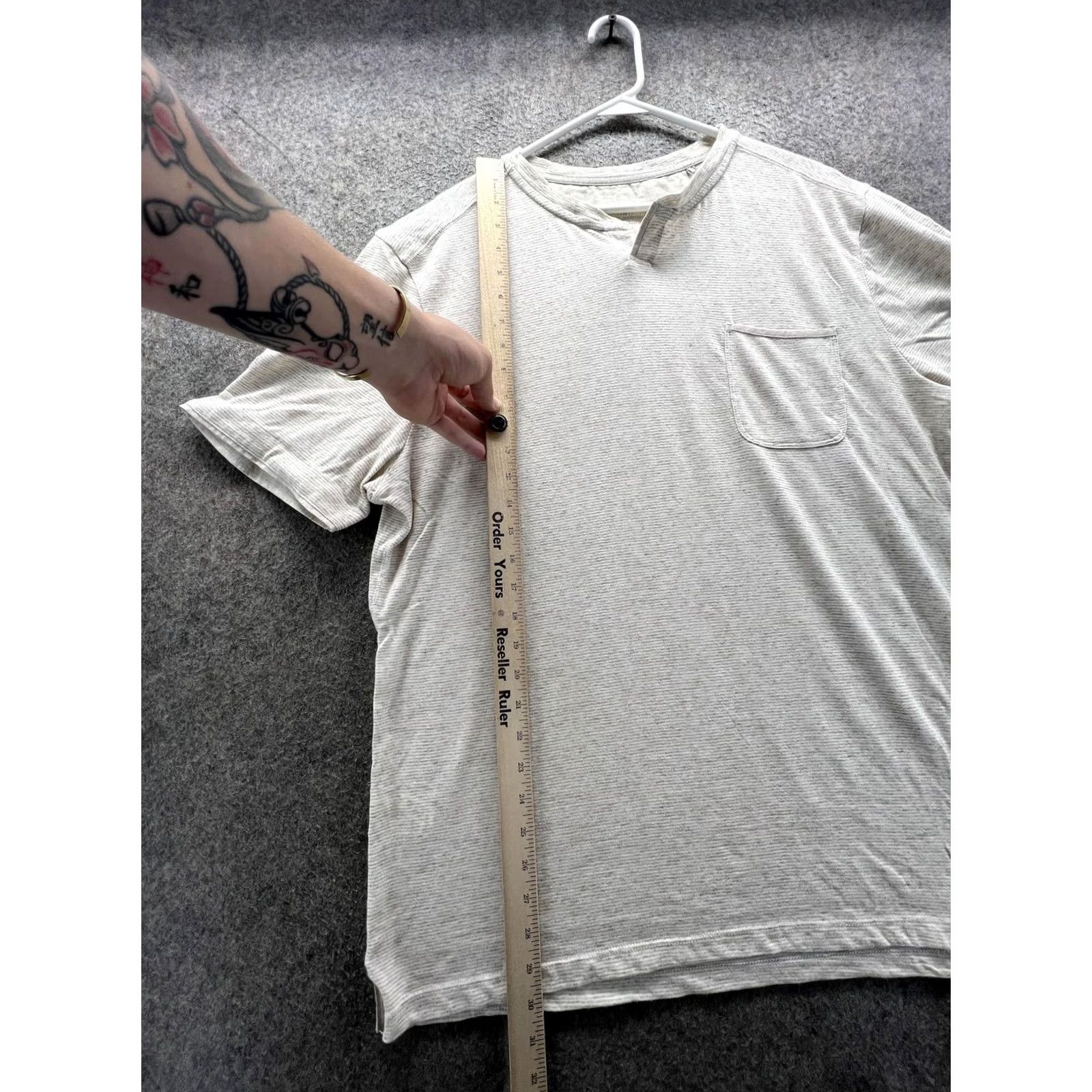 Tommy Bahama Tommy Bahama Mens Large Beige Striped Pocket Lightweight Tagless Crew Tee Size US L / EU 52-54 / 3 - 3 Thumbnail