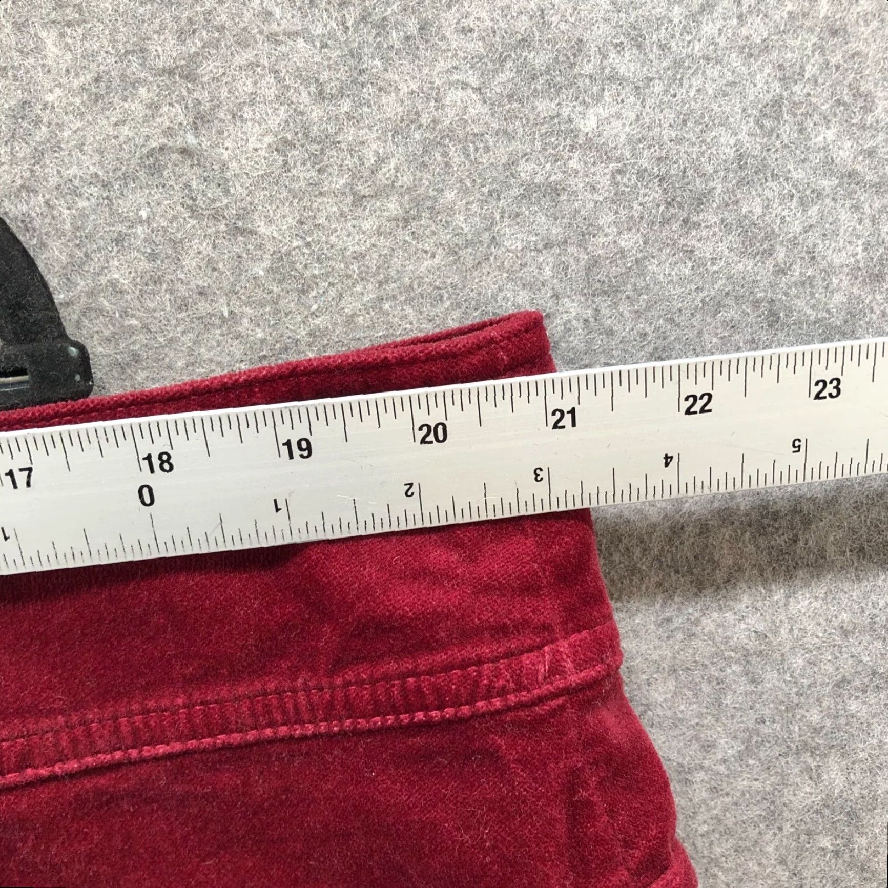 Gap Gap Velvet Mini Skirt Womens 35R Red Button Front Zip Pocket High Rise Mini Skirt Cotton Blend Velvety Preppy Vintage: No Size 24" / US 00 / IT 34 - 5 Thumbnail