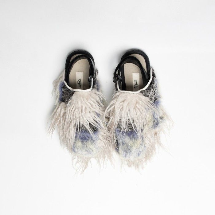 Other Unisex Light Grey Fuzzy Clogs Size US 10 / EU 43 - 2 Thumbnail
