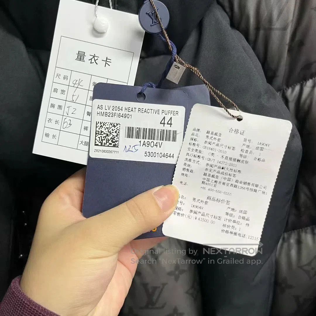 Louis Vuitton louis vuitton gray padded hooded jacket. Size US M / EU 48-50 / 2 - 6 Thumbnail
