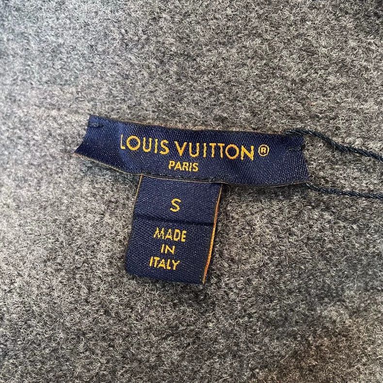 Louis Vuitton Louis Vuitton Long grey knit coat 2503-Nextarrow Size US S / EU 44-46 / 1 - 5 Thumbnail