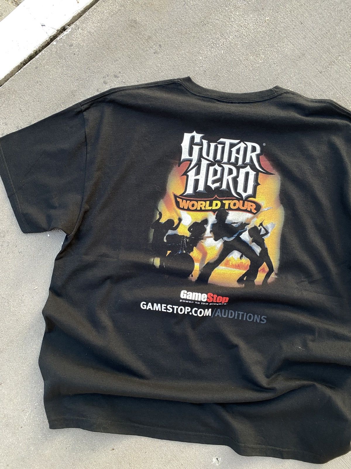 Hanes Vintage Guitar Hero World Tour Game Stop Size US XL / EU 56 / 4 - 2 Thumbnail