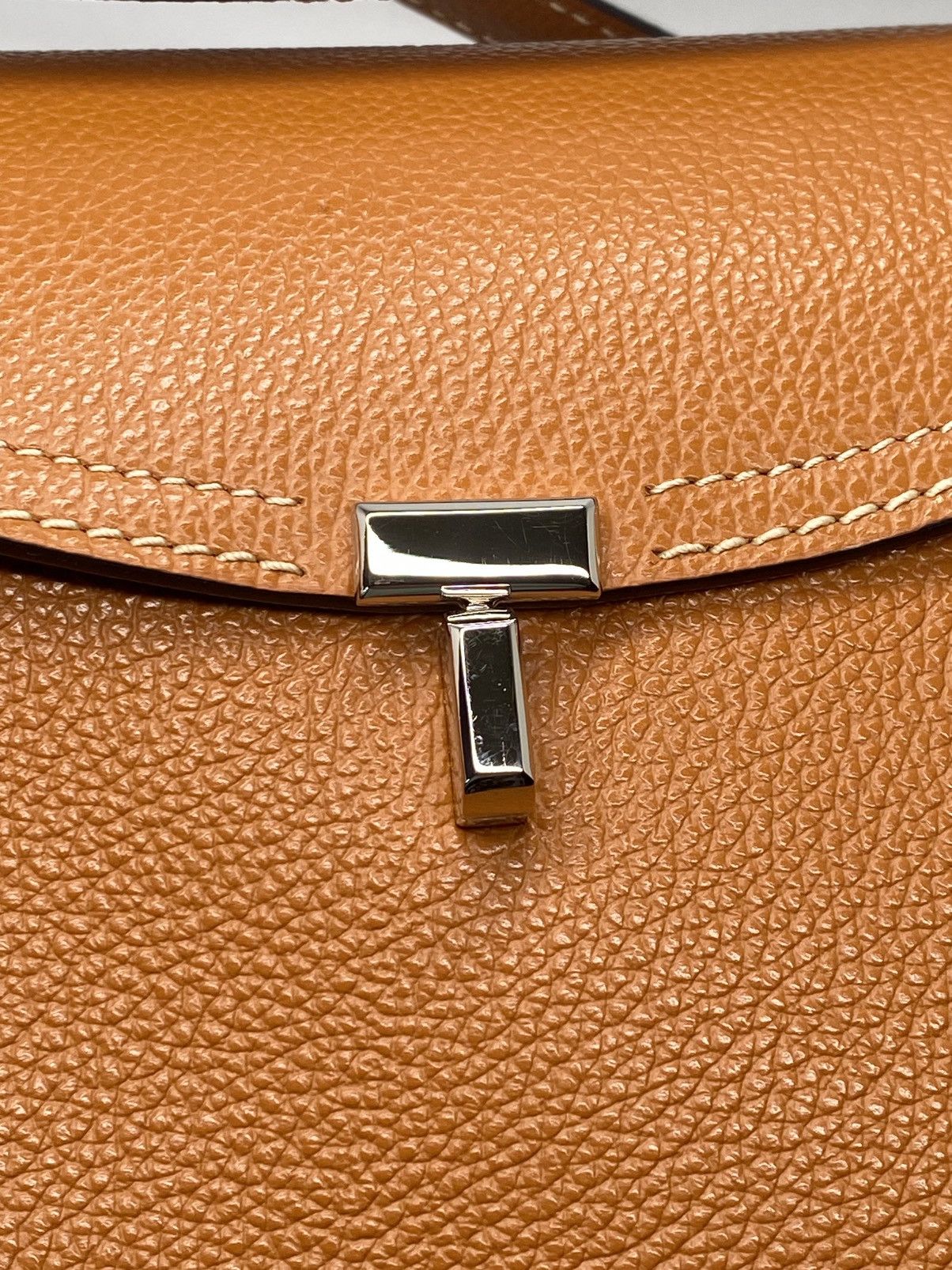 Toteme TOTEME T-Lock Top Handle Bag in Pebble Grain Leather Size ONE SIZE - 9 Thumbnail
