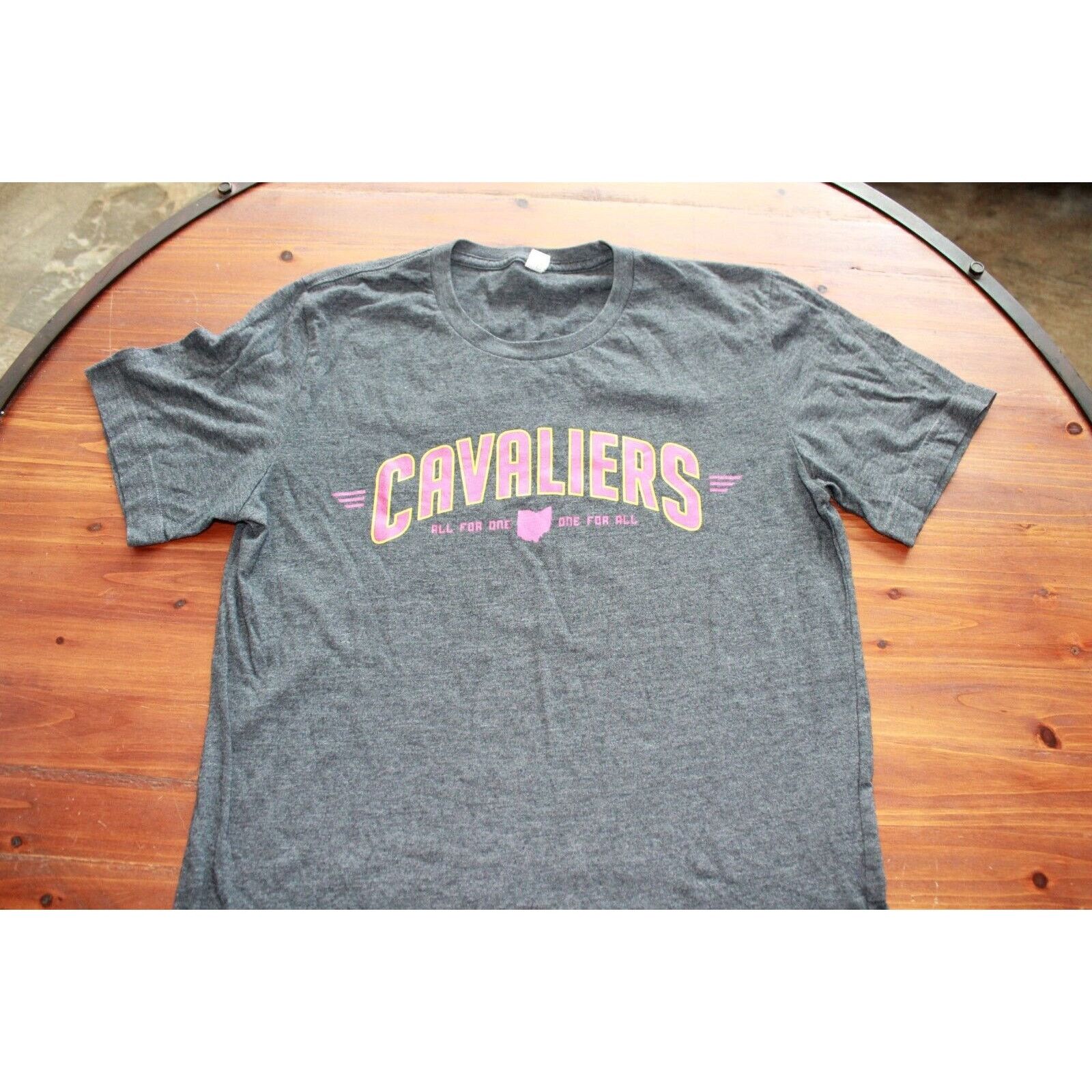 Canvas Ladies Cleveland Cavaliers "All for One , One for All" Med Size M / US 6-8 / IT 42-44 - 2 Thumbnail
