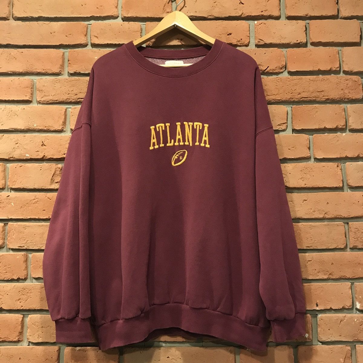 Vintage oversize unisex burgundy crewneck atlanta rugby 90s boxy Size US L / EU 52-54 / 3 - 2 Thumbnail