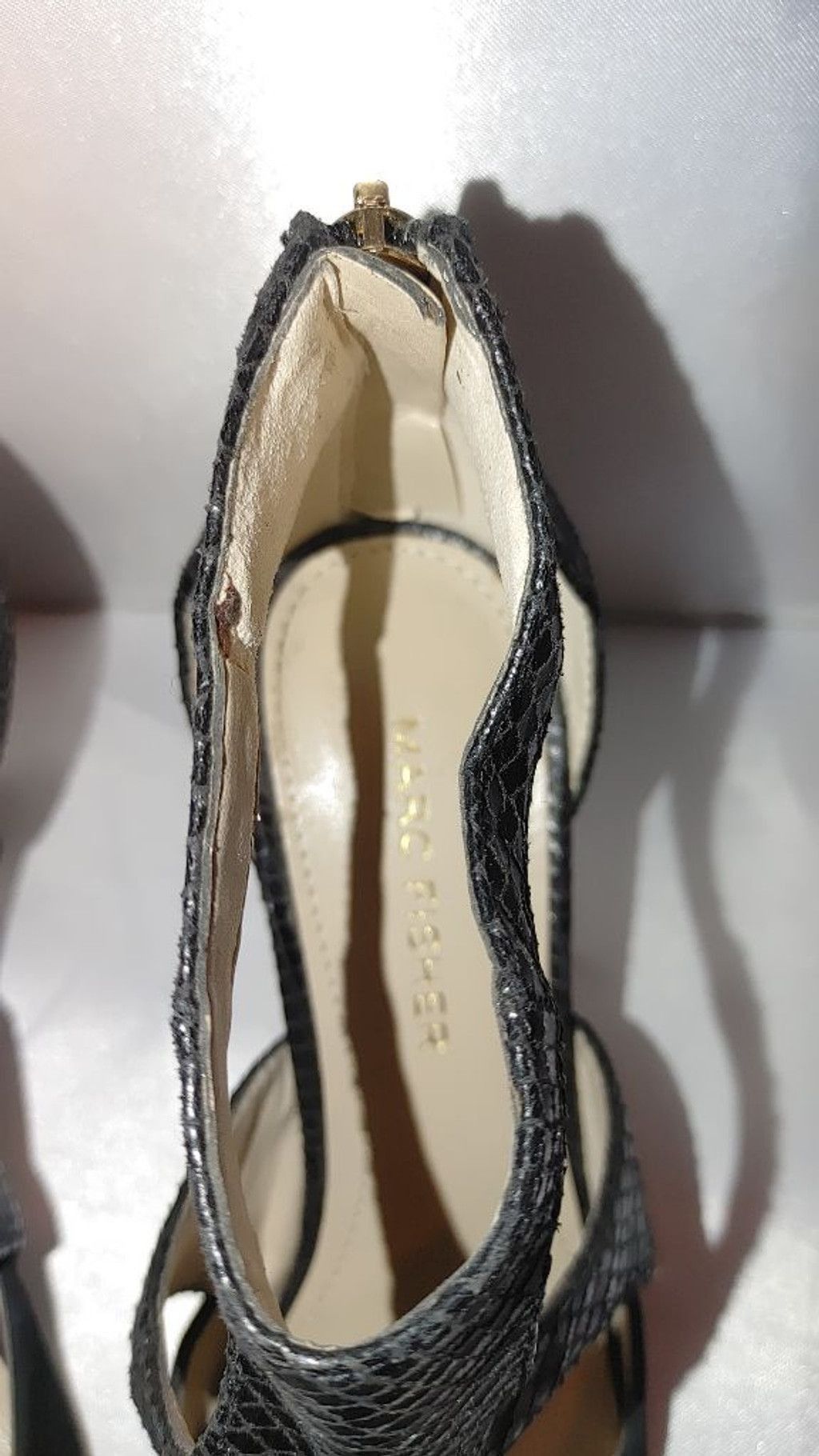 Marc Fisher Marc Fisher Heels Size 6M Size US 6 / IT 36 - 6 Thumbnail