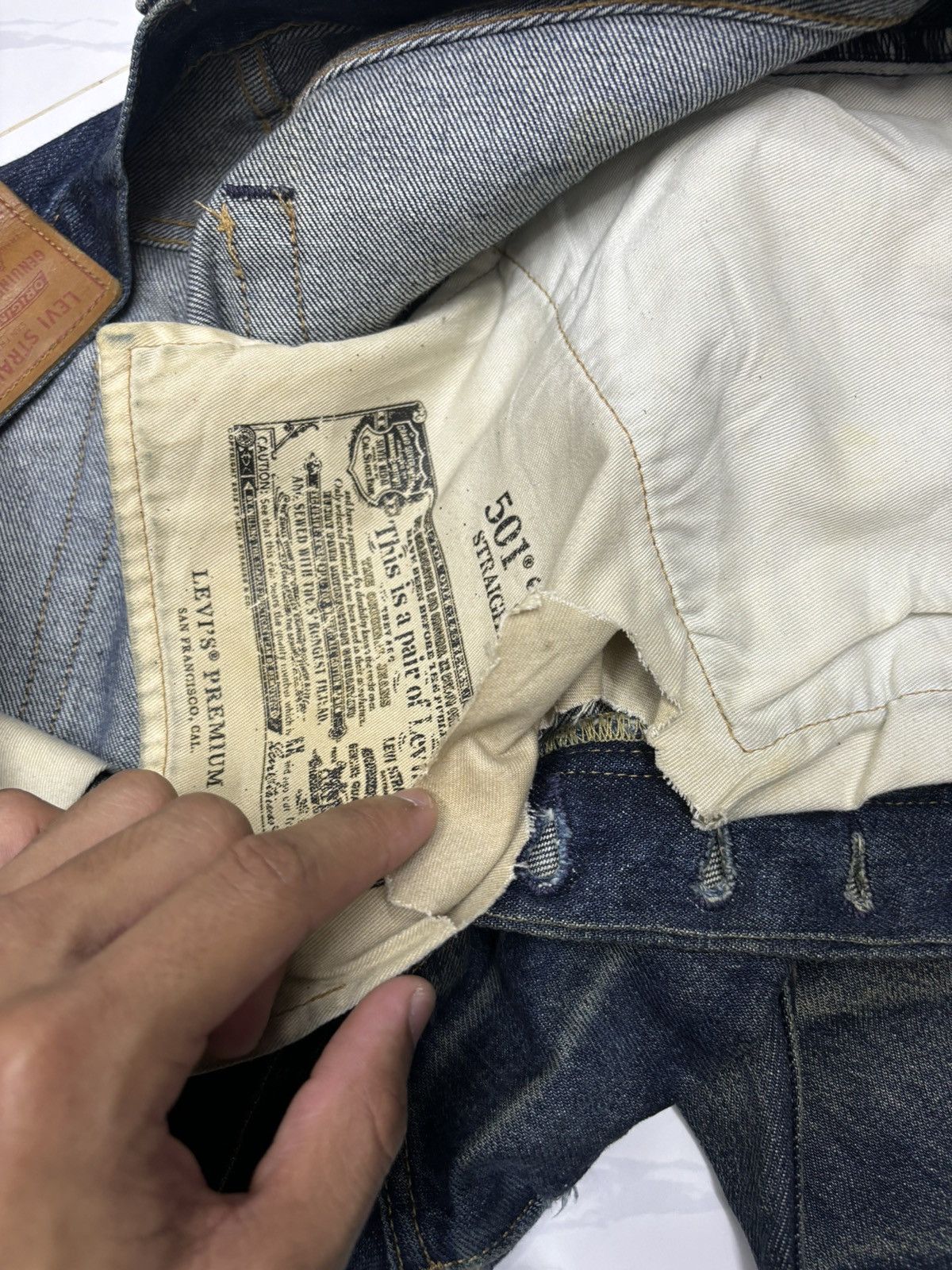 Levi's × Levi's Vintage Clothing × Vintage 🔥VINTAGE LEVIS 501 ‘93 BIG E DISTRESSED DENIM JEANS Size US 32 / EU 48 - 15 Thumbnail