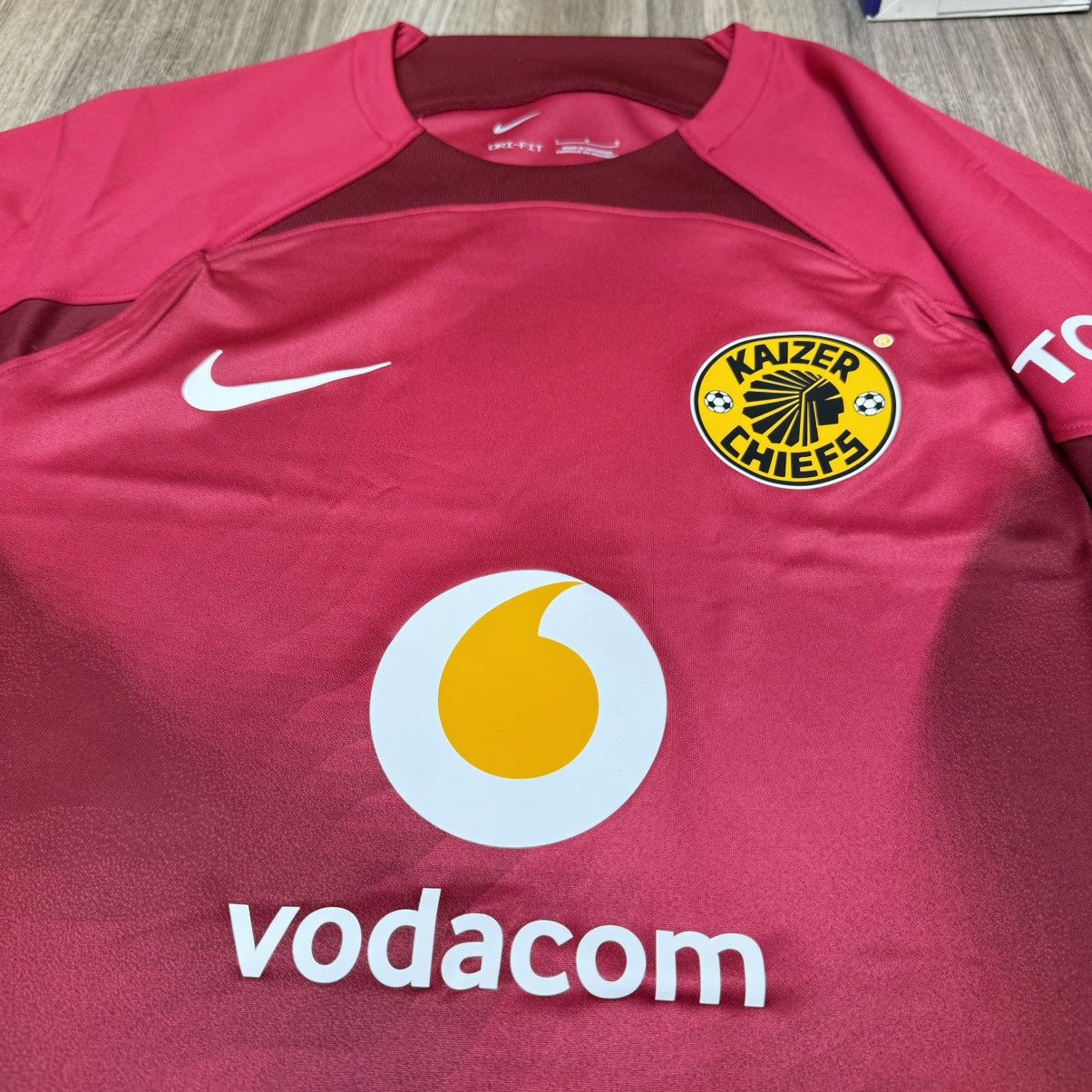 Nike Kaizer Chiefs 22/23 player issue gk jersey Size US L / EU 52-54 / 3 - 3 Thumbnail
