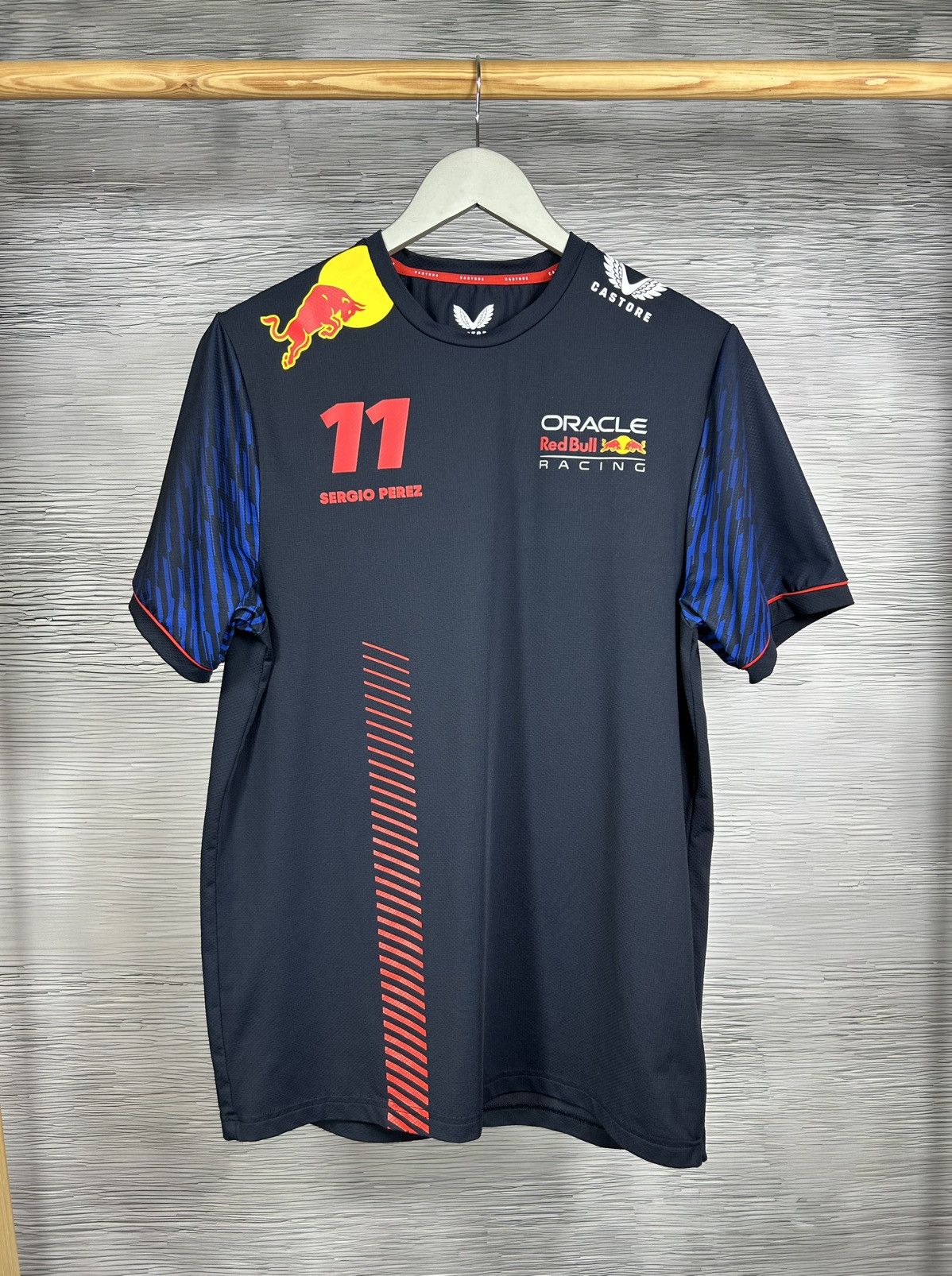 Castore Red Bull Racing 11 Sergio Perez Formula 1 Team Shirt Navy Size US L / EU 52-54 / 3 - 1 Thumbnail