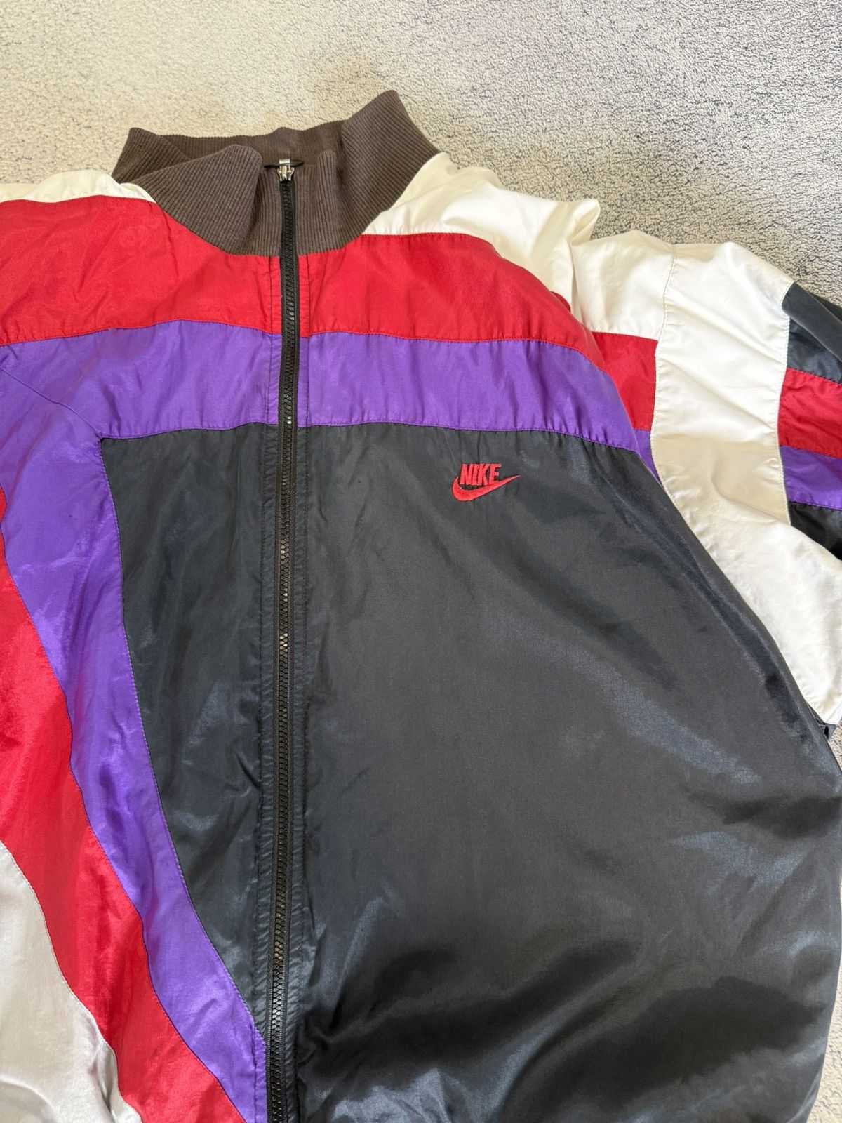 Nike Vintage Nike International Windbreaker Track Jacket Nylon Size US L / EU 52-54 / 3 - 21 Thumbnail