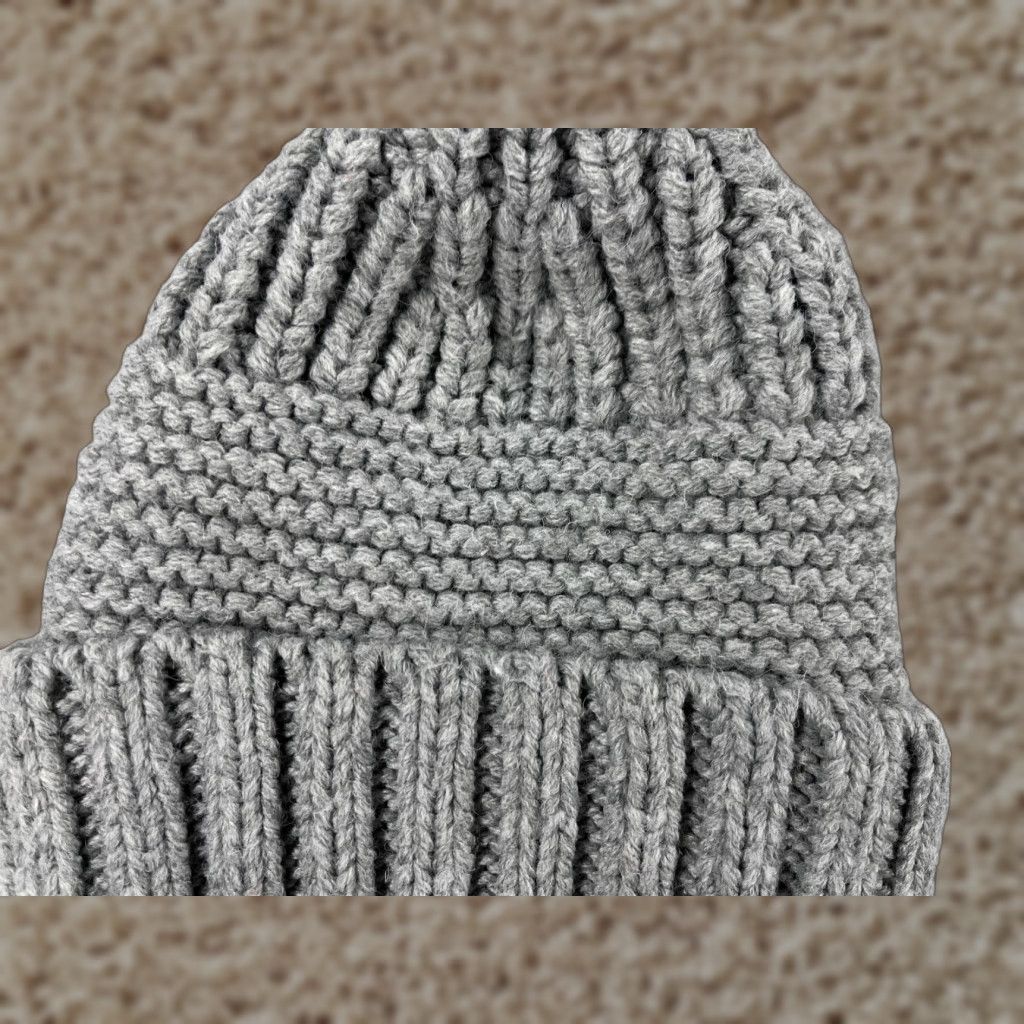 Vintage Time And Tru Beanie Toque Womens One Size Gray Knit Acrylic Polyester Blend Pom Size ONE SIZE - 1 Thumbnail
