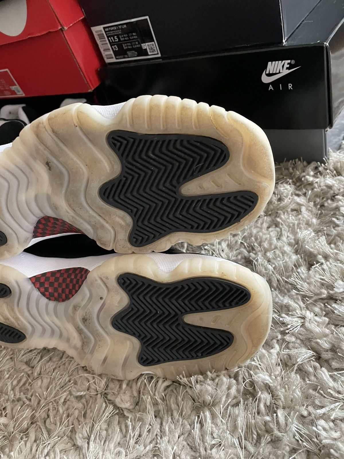 Jordan Brand Jordan 11 Low Gs 72-10 Size US 6 / EU 39 - 9 Thumbnail