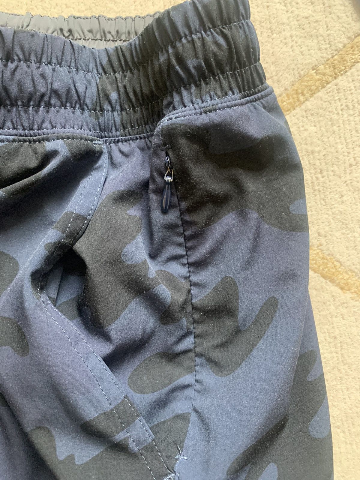 Rhone Rhone Workout 7-Inch Unlined Shorts Size Medium Blue Camo Size US 32 / EU 48 - 6 Thumbnail