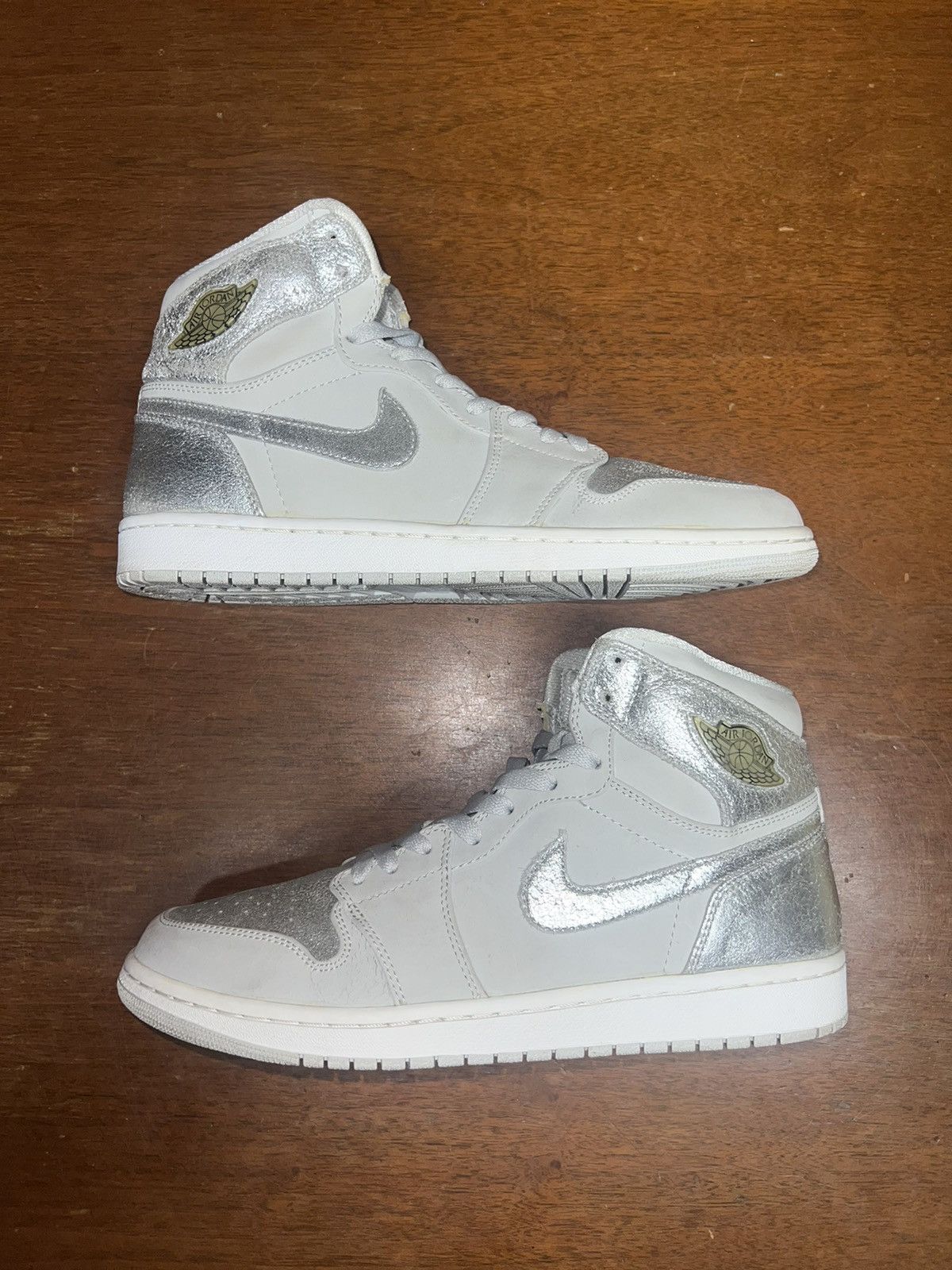 Jordan 1 silver anniversary deals