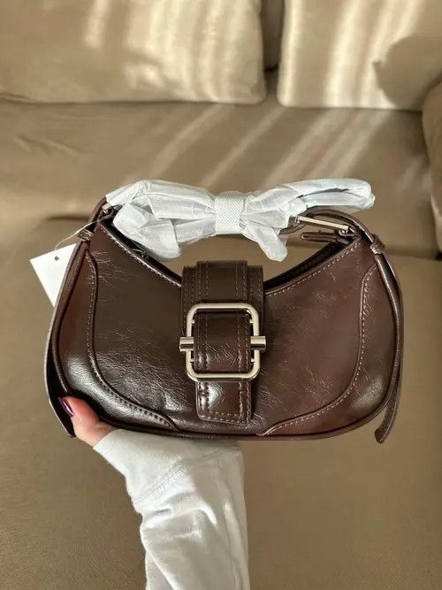 Designer × Japanese Brand Leather Hasp Shoulder Crossbody Bag Size ONE SIZE - 4 Thumbnail