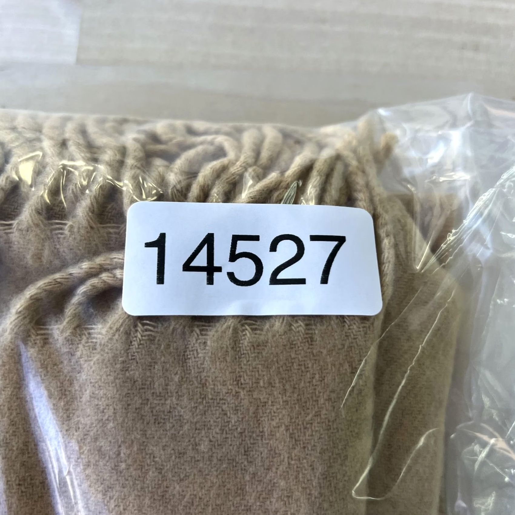 Vintage VINTAGE Amanda Smith Scarf Shawl Wrap Womens One Size Beige Fringe Acrylic Made In Italy Size ONE SIZE - 8 Thumbnail