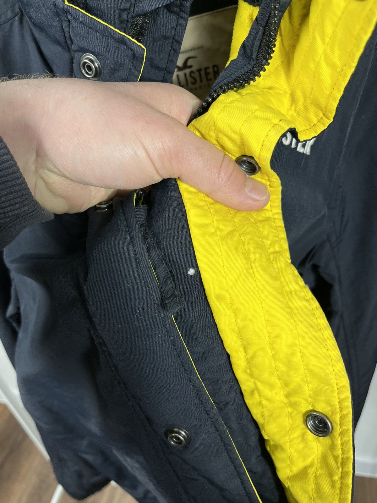 Hollister Hollister Navy Jacket Yellow Lining Size L Winter Size US L / EU 52-54 / 3 - 8 Thumbnail