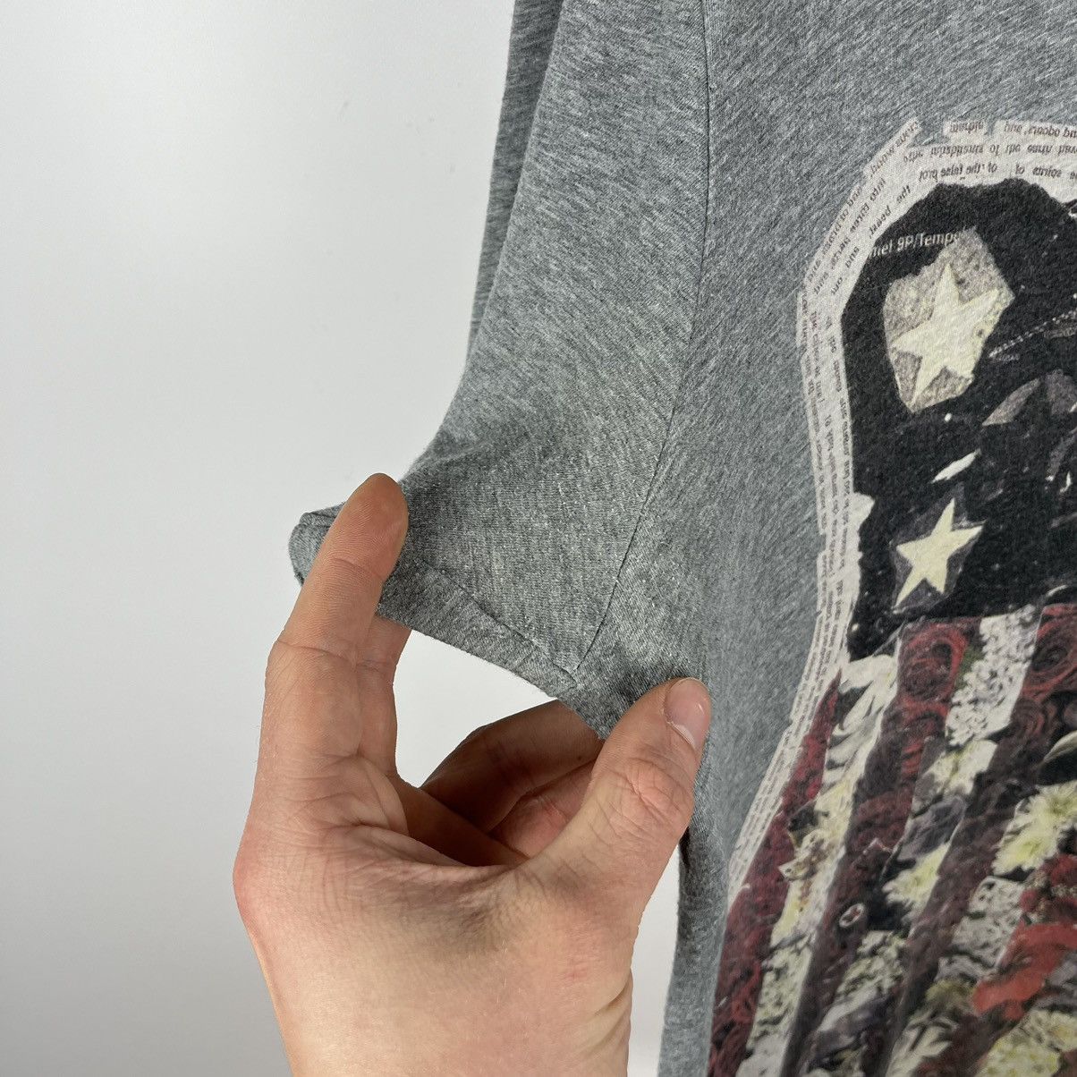 Allsaints Designer Allsaints shields y2k big logo tee Size US L / EU 52-54 / 3 - 11 Thumbnail
