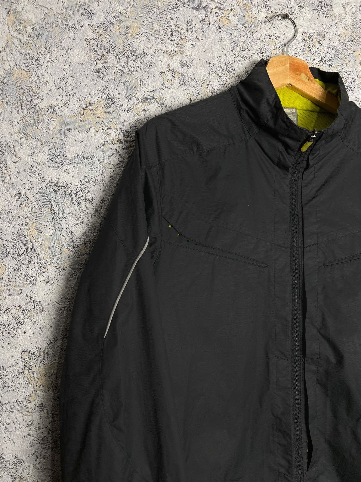 Nike × Vintage Nike Vintage Black Nylon Track Jacket Windbreaker Swoosh Size US M / EU 48-50 / 2 - 4 Thumbnail