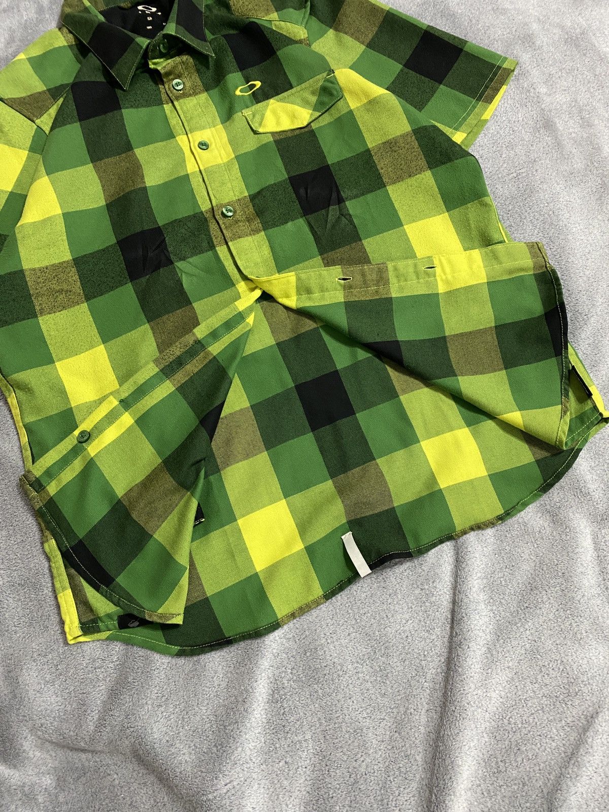 Oakley Vintage Y2k Oakley shirt Size US L / EU 52-54 / 3 - 5 Thumbnail