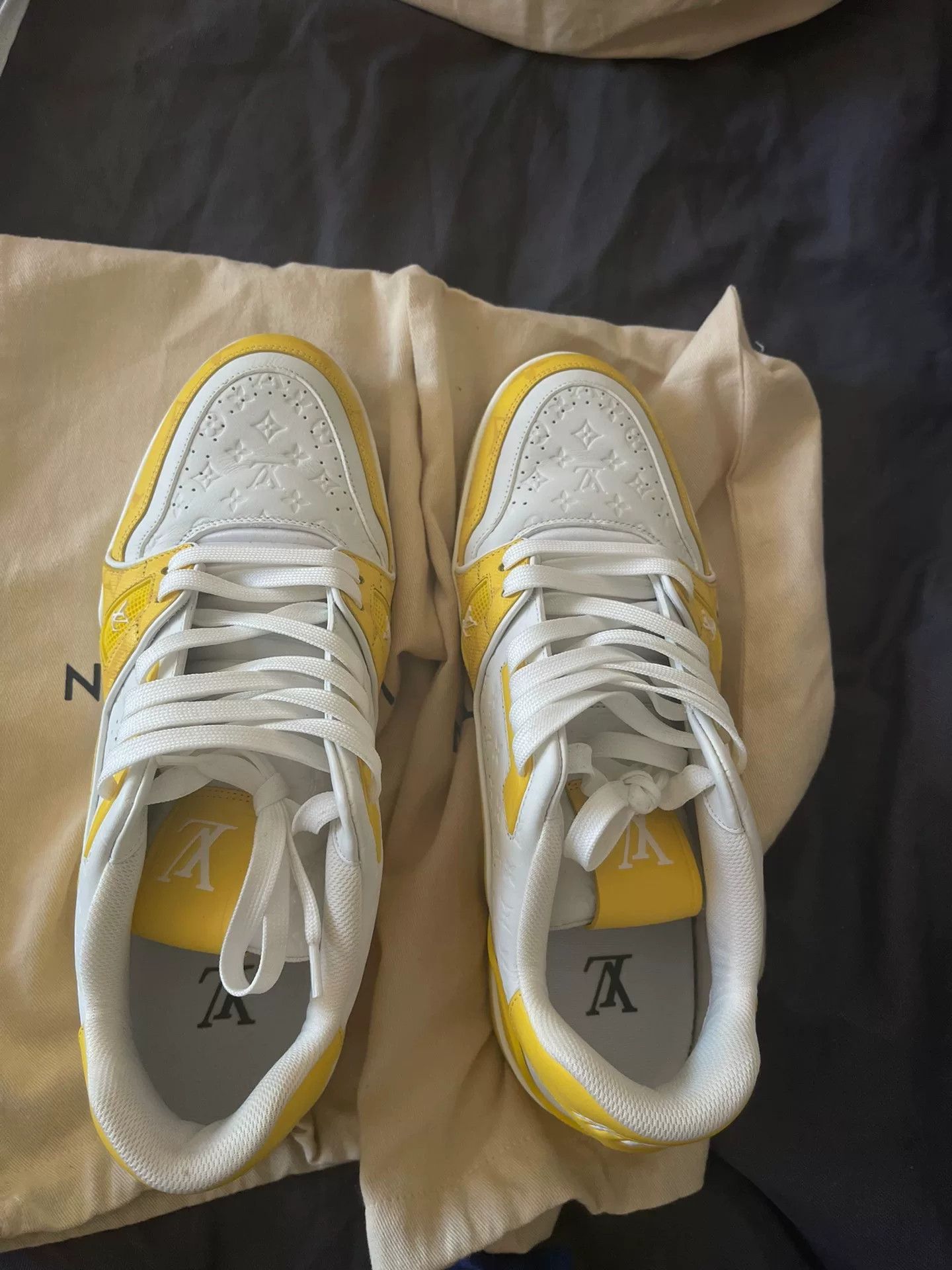 Louis Vuitton lv trainer in yellow and white Size US 8.5 / EU 41-42 - 1 Thumbnail