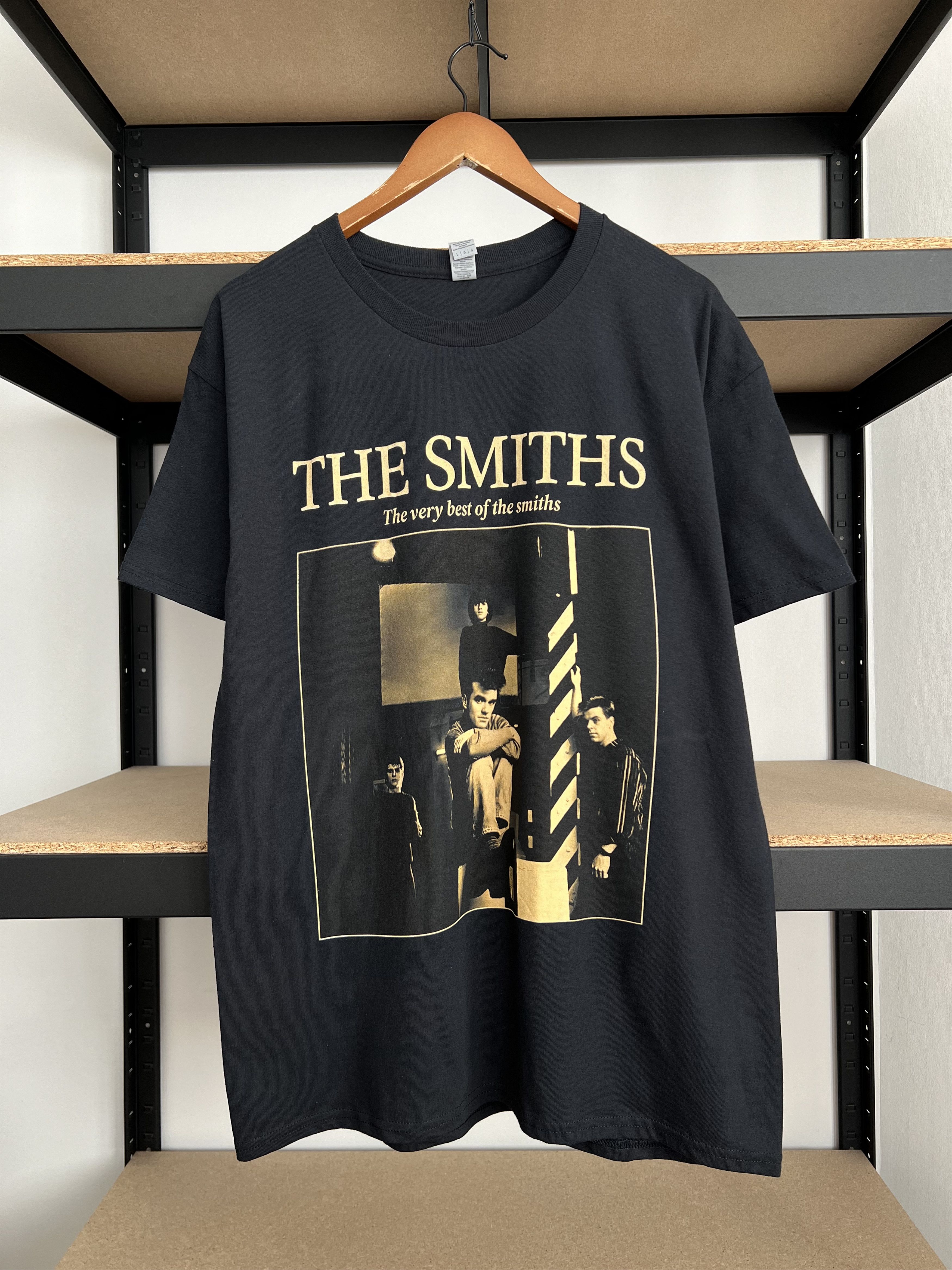 Band Tees The Smiths The Very Best of The Smiths Black T-shirt Size US L / EU 52-54 / 3 - 1 Thumbnail