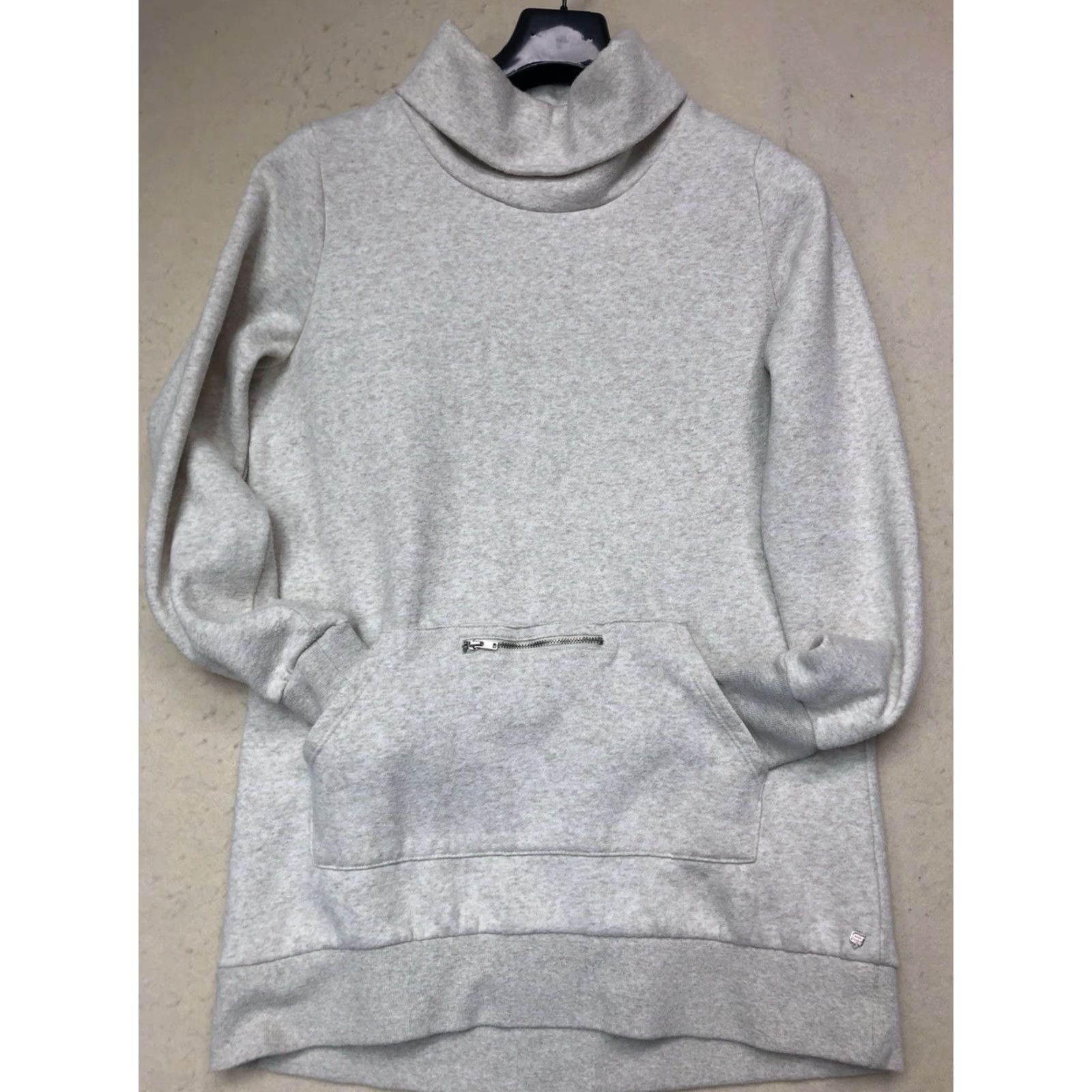 Fabletics **FABLETICS WOMENS TURTLE NECK LARGE GRAY SWEATER** User: **FABLETICS WOMENS LARGE TURTLE NECK GRAY SWEATER** Size L / US 10 / IT 46 - 3 Thumbnail