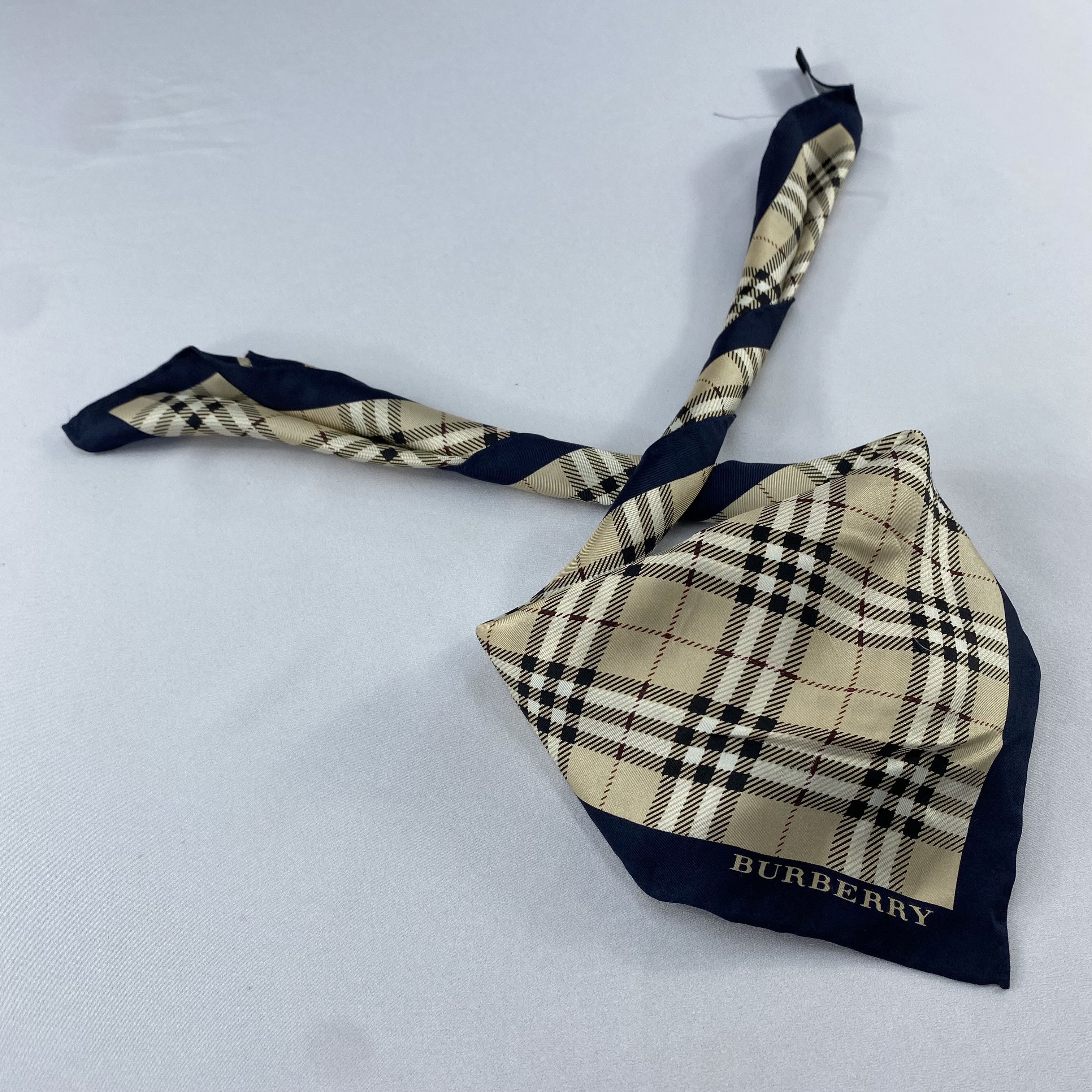 Burberry Burberry Handkerchief / Bandana / Neckerchief C850 Size ONE SIZE - 2 Thumbnail