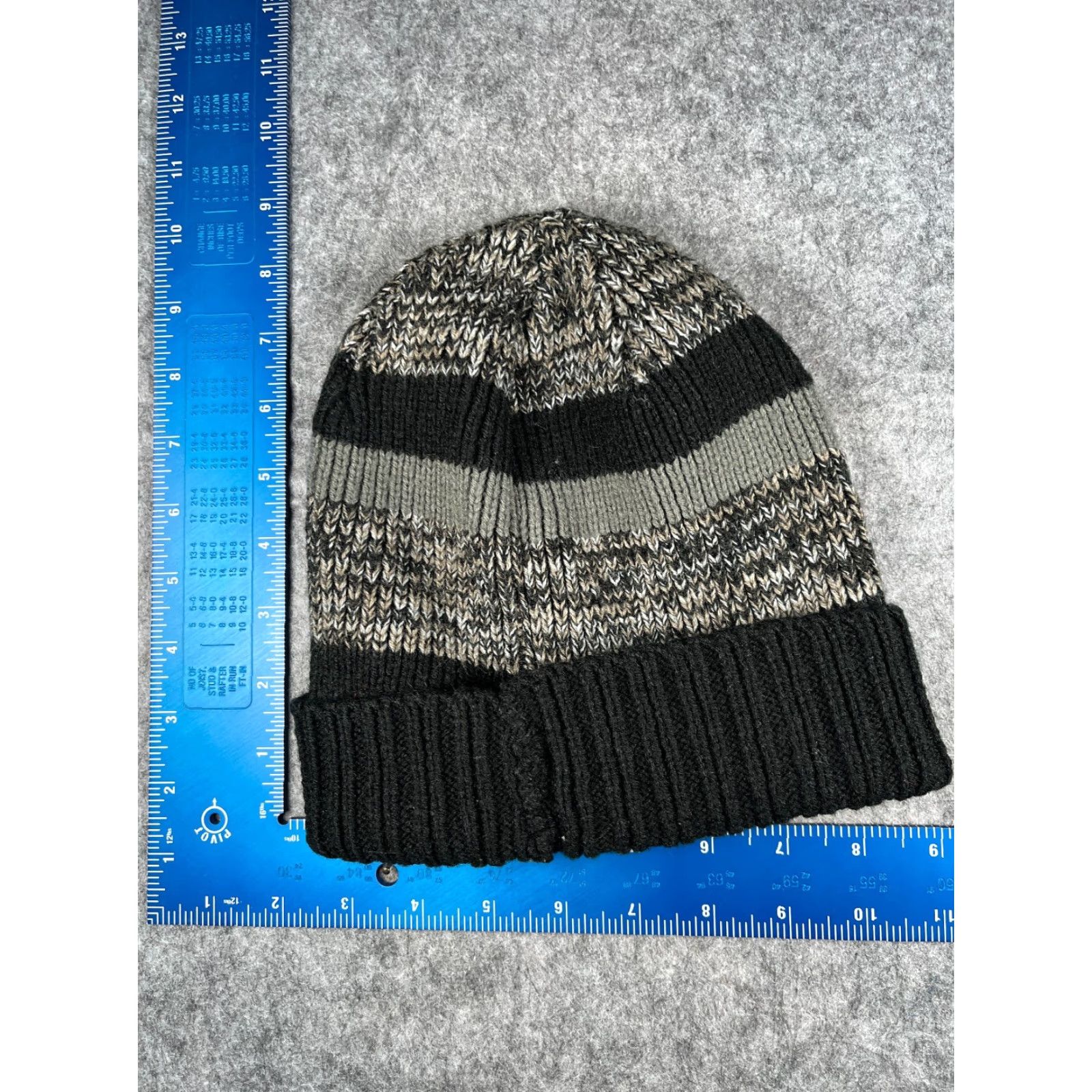 Vintage Gold Medal Beanie Toque Hat Unisex Adults One Size Black Gray Stripe Knit 100% Acrylic Ski Winter Men Women Size ONE SIZE - 3 Thumbnail