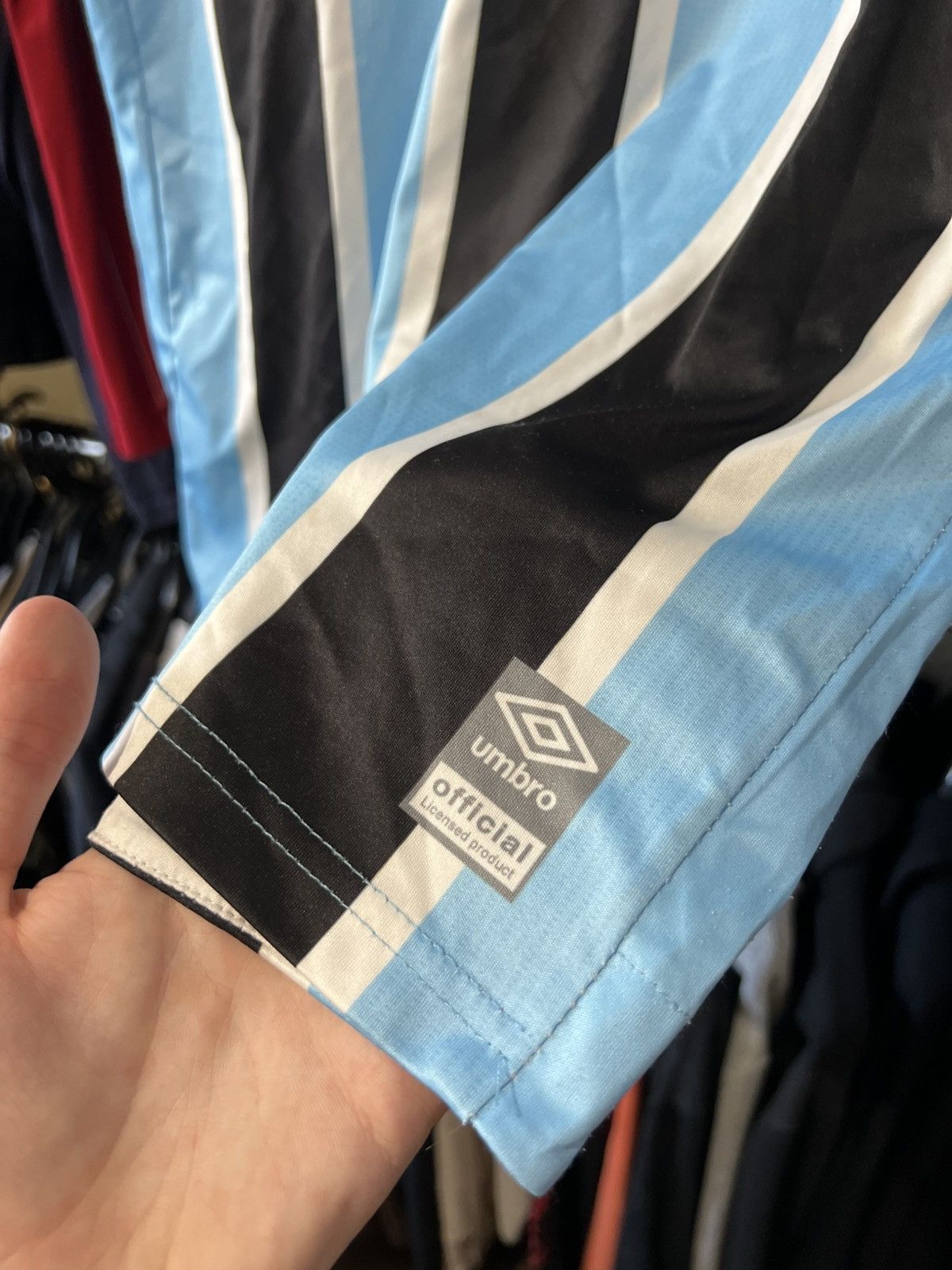 Umbro 2021 BLOKE-CORE UMBRO GREMIO MEMORABILIA HOME FOOTBALL SHIRT Size US S / EU 44-46 / 1 - 10 Thumbnail