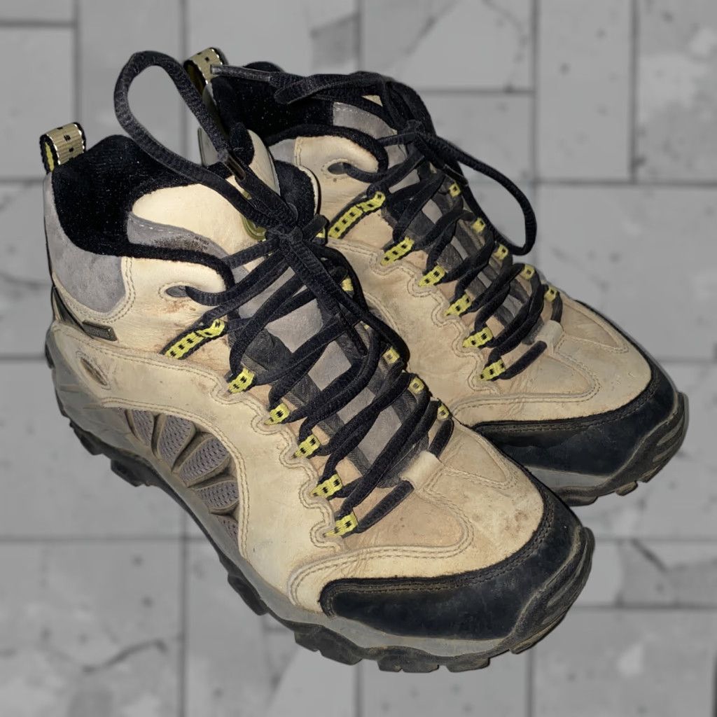Merrell Merrell Torrent Mid Waterproof Leather Suede Boots Womens Beige Size 7 Size US 5 / IT 35 - 1 Thumbnail