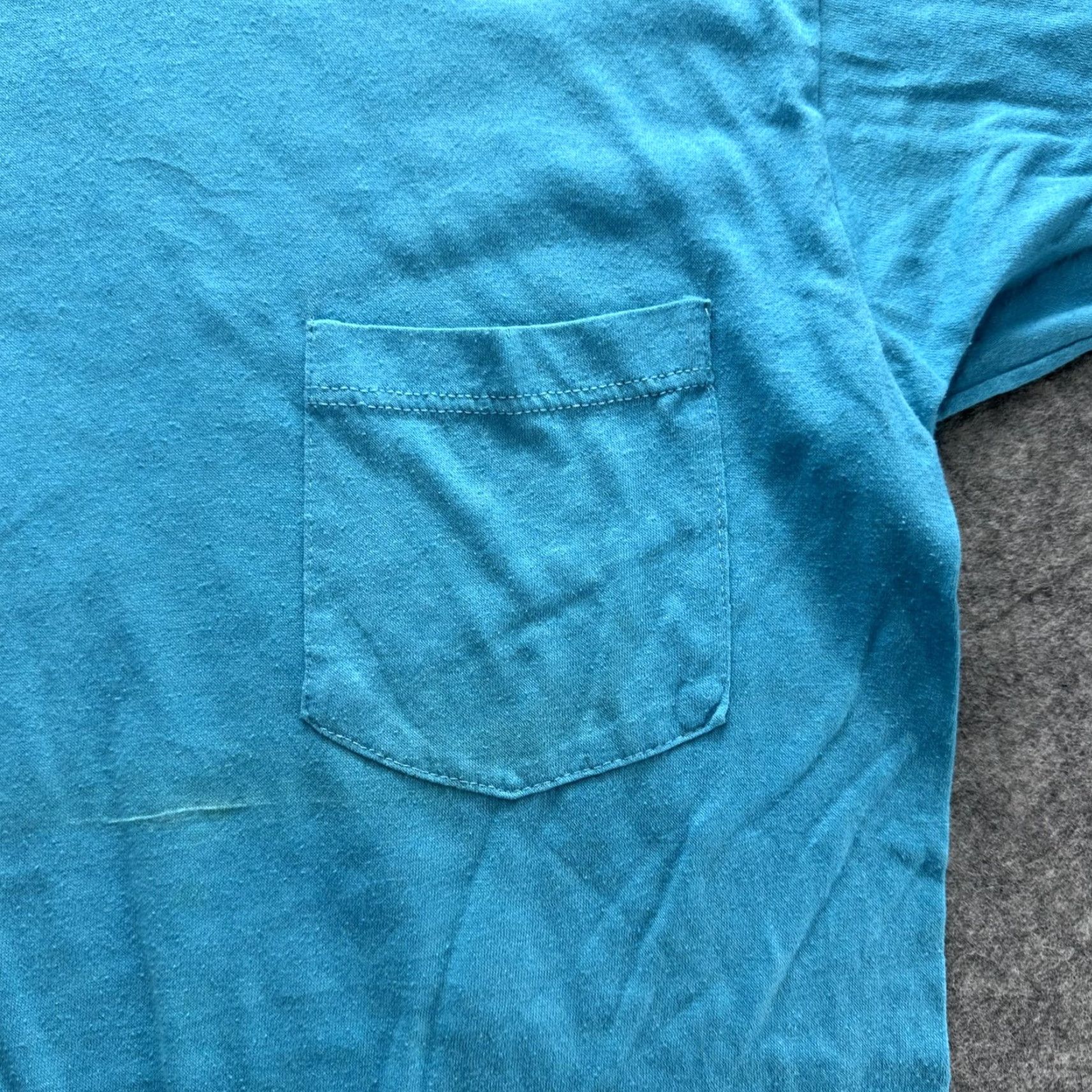 Vintage VINTAGE Pocket T-Shirt Mens Large Blue Crew Neck Short Sleeve 50/50 Made USA 80s Shirt Size US L / EU 52-54 / 3 - 2 Thumbnail