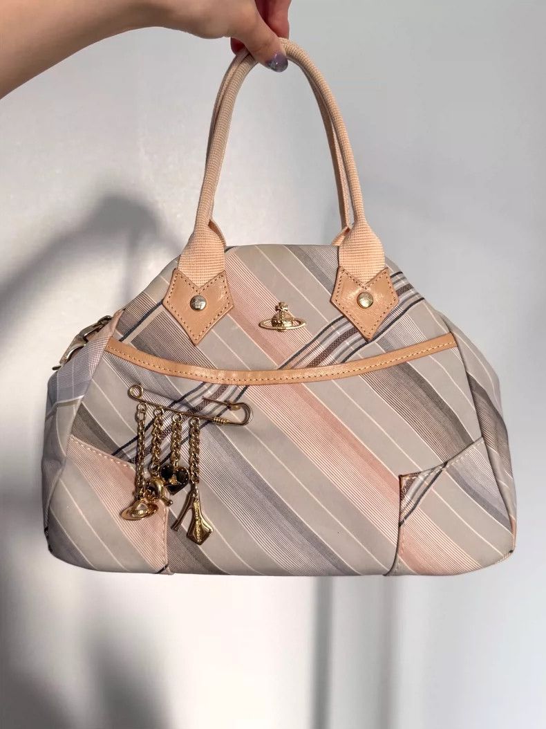Vivienne Westwood Vivienne Westwood size os Don't pin your handbag Size ONE SIZE - 1 Thumbnail