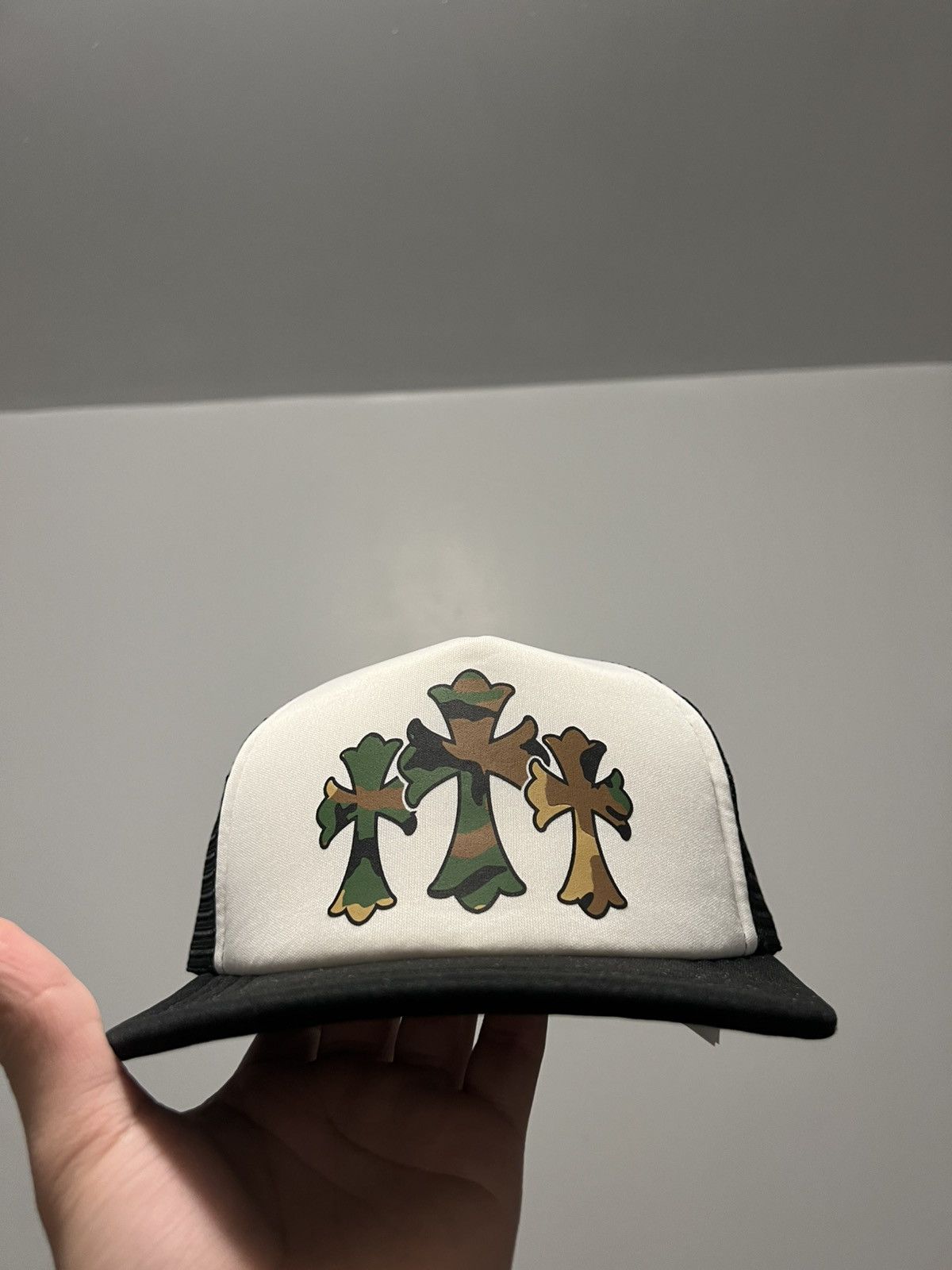 Chrome Hearts CHROME HEART CROSS TRUCKER HAT CAMO Size ONE SIZE - 1 Thumbnail