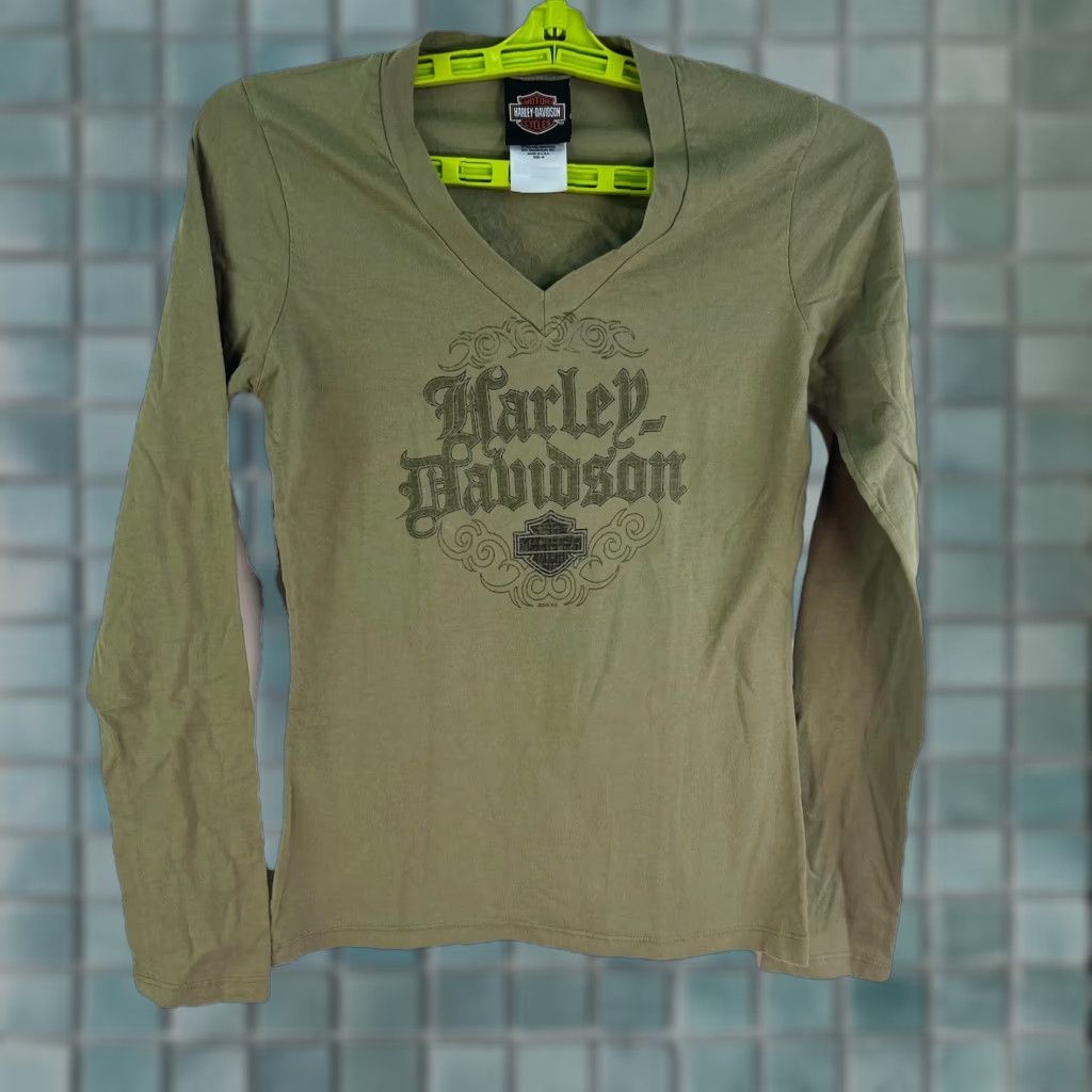Harley Davidson Harley-Davidson T-Shirt Women’s M Green V-Neck Long Sleeve Casual Shirt Ladies Green Harley-Davidson Shirt M Women’s V-Neck T-Shirt Green Size M / US 6-8 / IT 42-44 - 1 Thumbnail