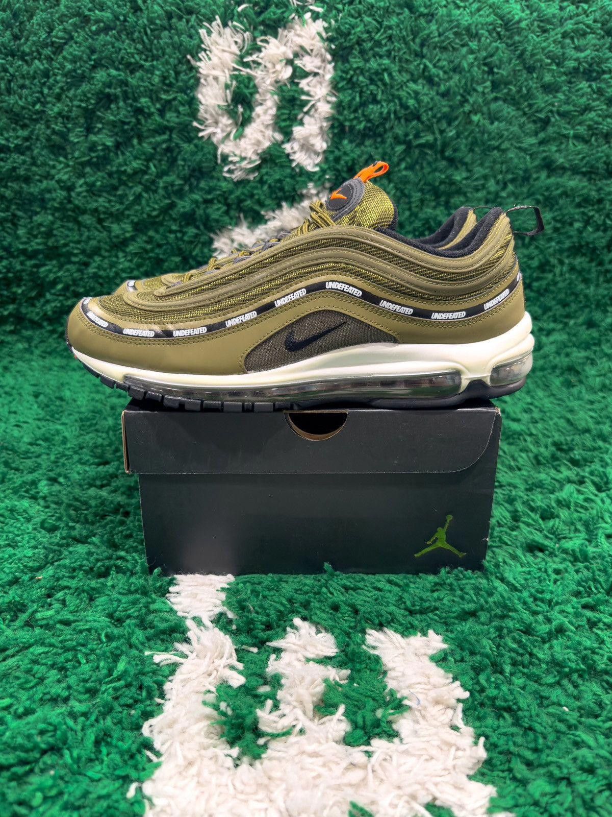 Nike Nike x Undefeated Air Max 97 Size US 12 / EU 45 - 2 Thumbnail