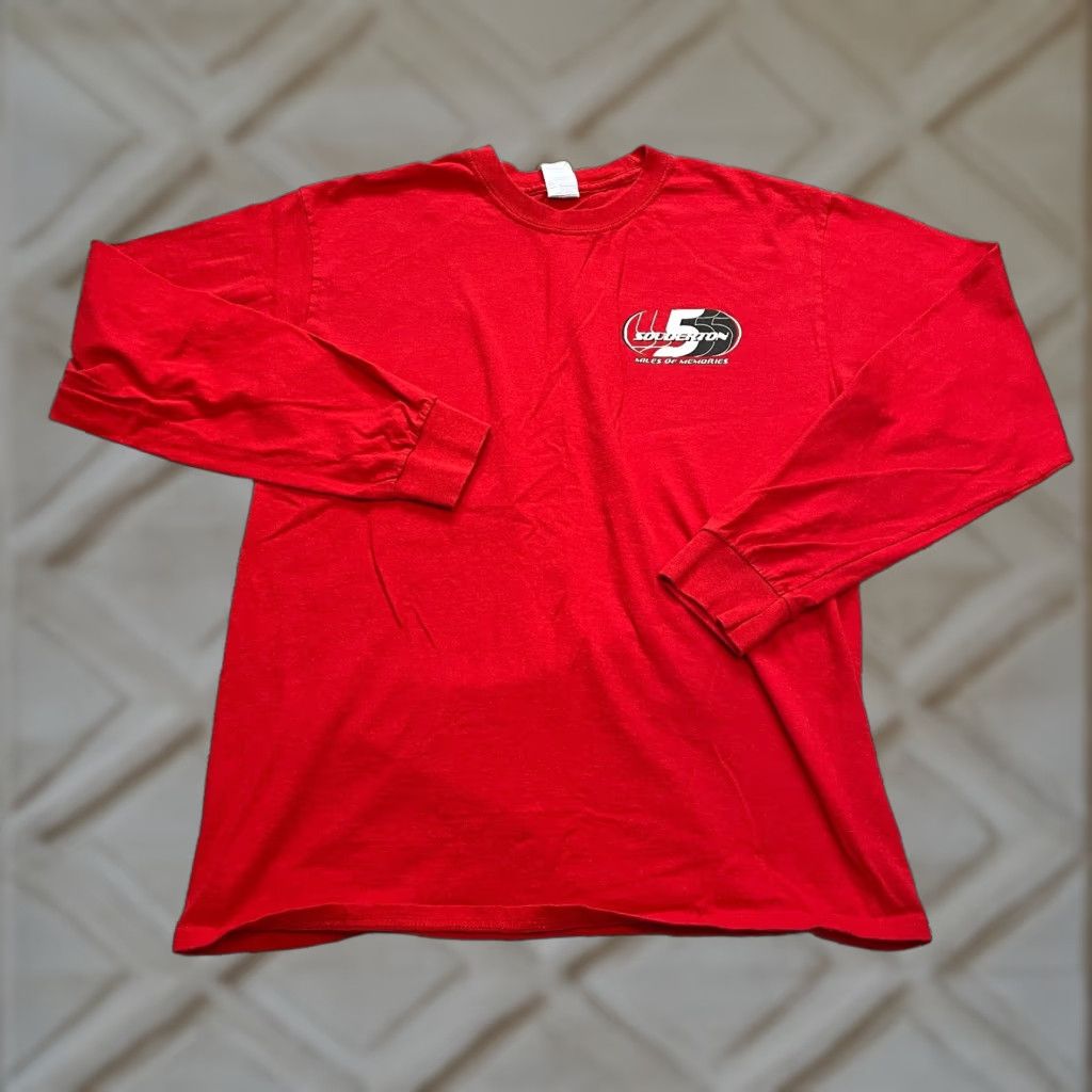 Gildan Gildan Heavy Cotton Shirt M Unisex Adults Red Long Sleeve Crew Neck Souderton Miles Memories 2020-2029 All Seasons Logo Vintage: No Size US M / EU 48-50 / 2 - 1 Thumbnail