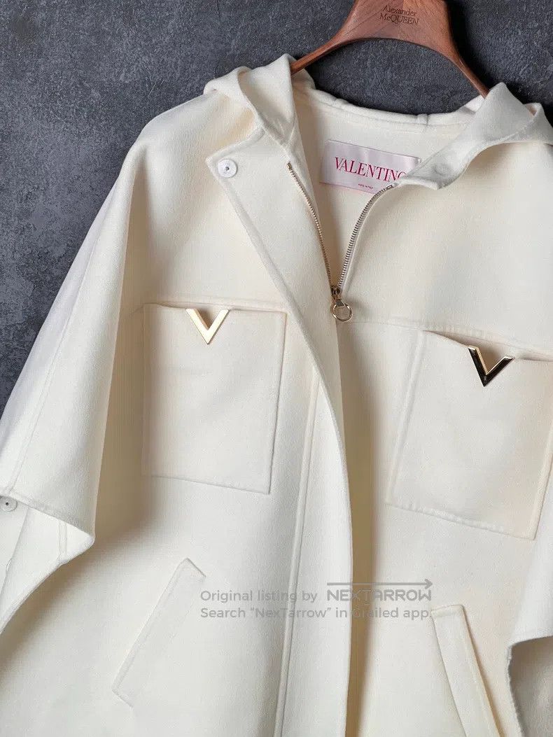 Valentino Valentino White cape coat with a hood of midi length Size S / US 4 / IT 40 - 6 Thumbnail