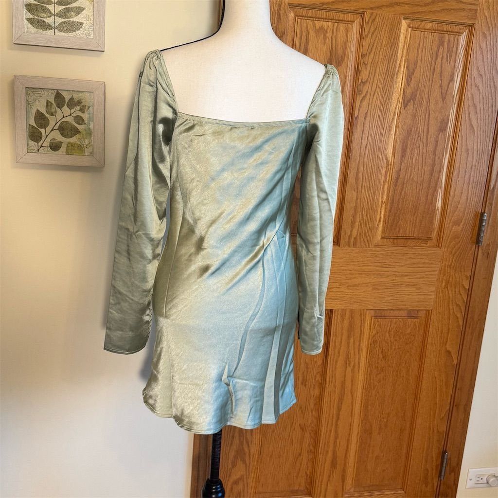 PRINCESS POLLY NWT Princess Polly Women's Long Sleeve Star Power Mini Dres Size S / US 4 / IT 40 - 2 Thumbnail