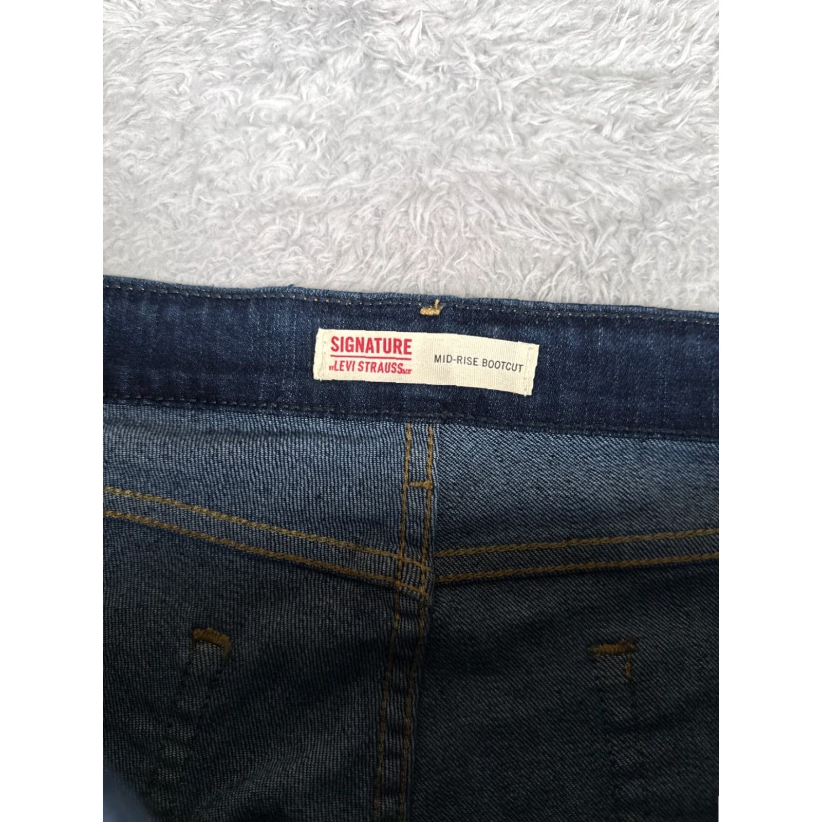 Levi's Levi's 500 Jeans Women Regular Bootcut Mid Rise 33x32 Denim Cotton Blue 16 Comfortable Pockets Distressed Solid Vintage No N/A Size 38" / US 16 / IT 52 - 6 Thumbnail