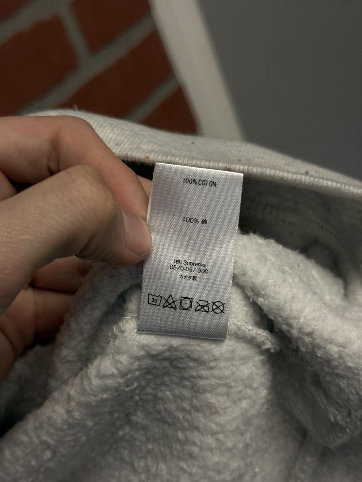 Supreme Supreme Grey Colorful Specs Hoodie Size Large 🧼 Size US L / EU 52-54 / 3 - 11 Thumbnail