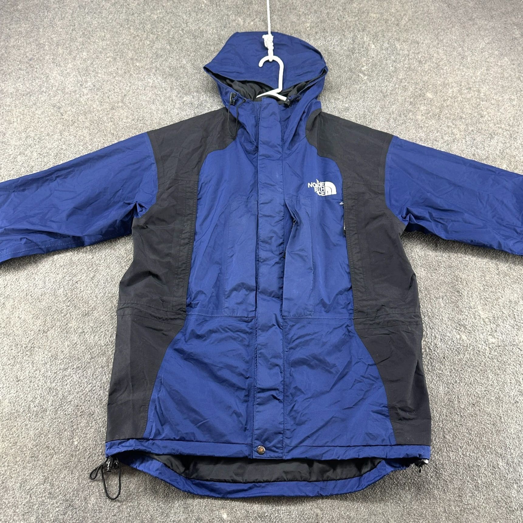 The North Face VINTAGE The North Face Mountain Light Jacket Hooded Parka Men L Blue 90s Goretex Nylon Water Resistant Winter Spring Fall Size US L / EU 52-54 / 3 - 3 Thumbnail