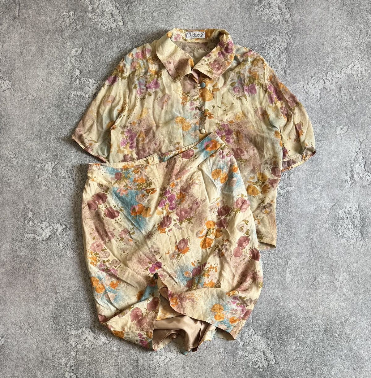 Burberry Vintage Burberrys Silk Two Piece Floral Blouse & Skirt Suit Size L / US 10 / IT 46 - 1 Thumbnail