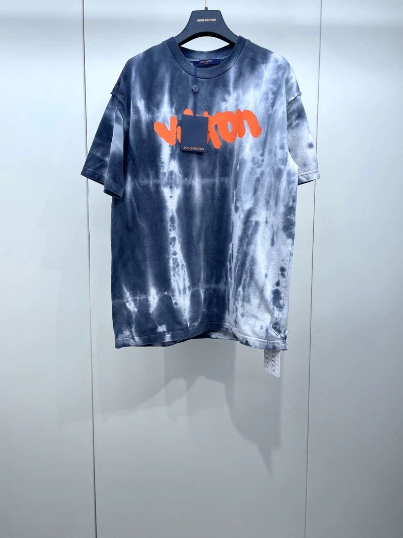Louis Vuitton Louis Vuitton Tie-dyed short sleeves with round collar shor Size US M / EU 48-50 / 2 - 1 Thumbnail
